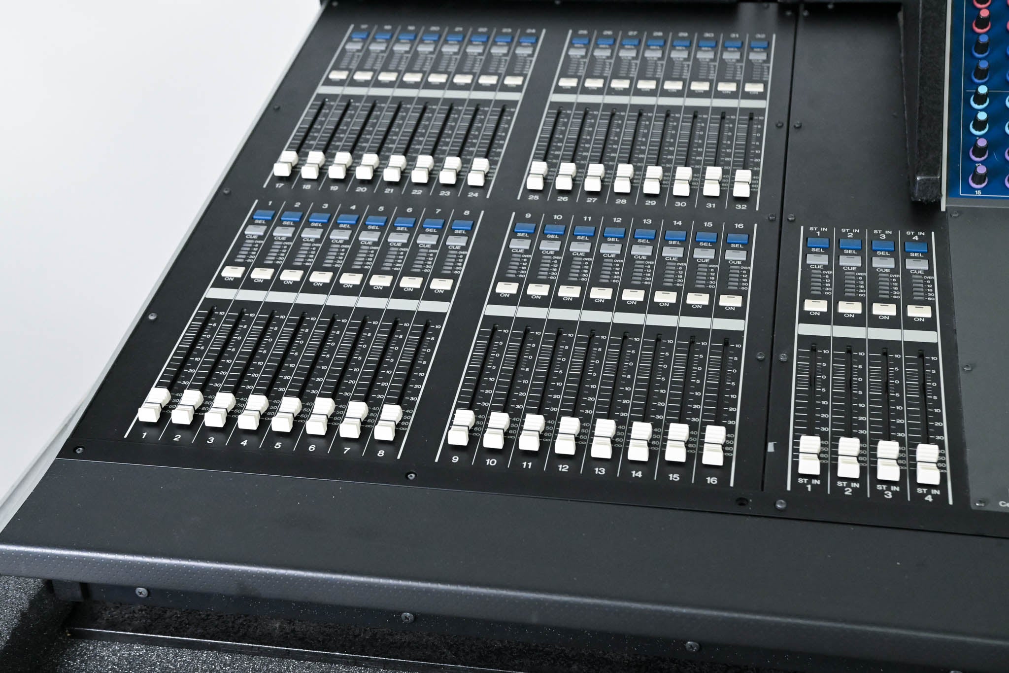 Yamaha M7CL-48ES 48-Channel EtherSound Digital Audio Mixer w/ Road Case