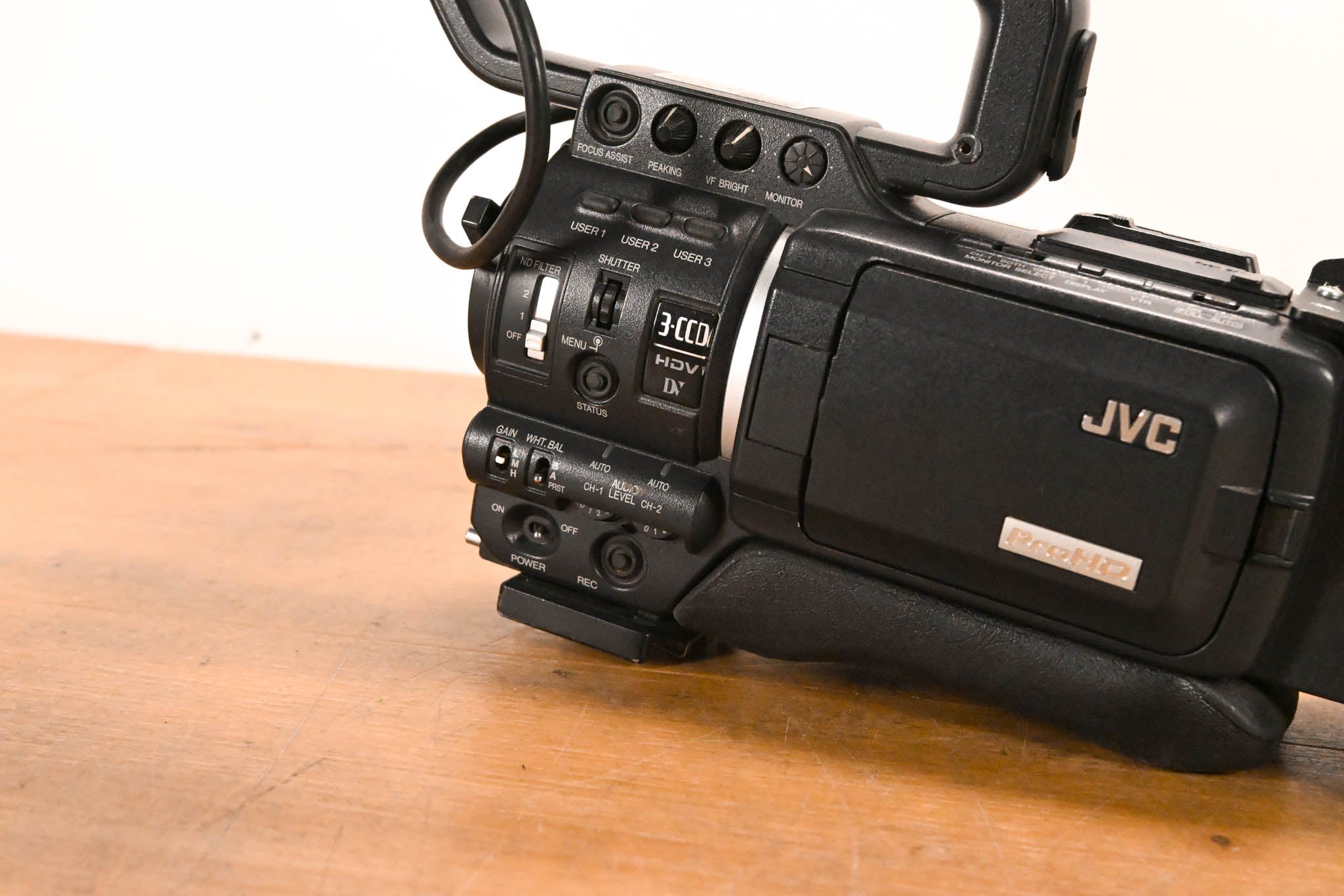 JVC GY-HD100 High Definition 3-CCD MiniDV Professional Camcorder