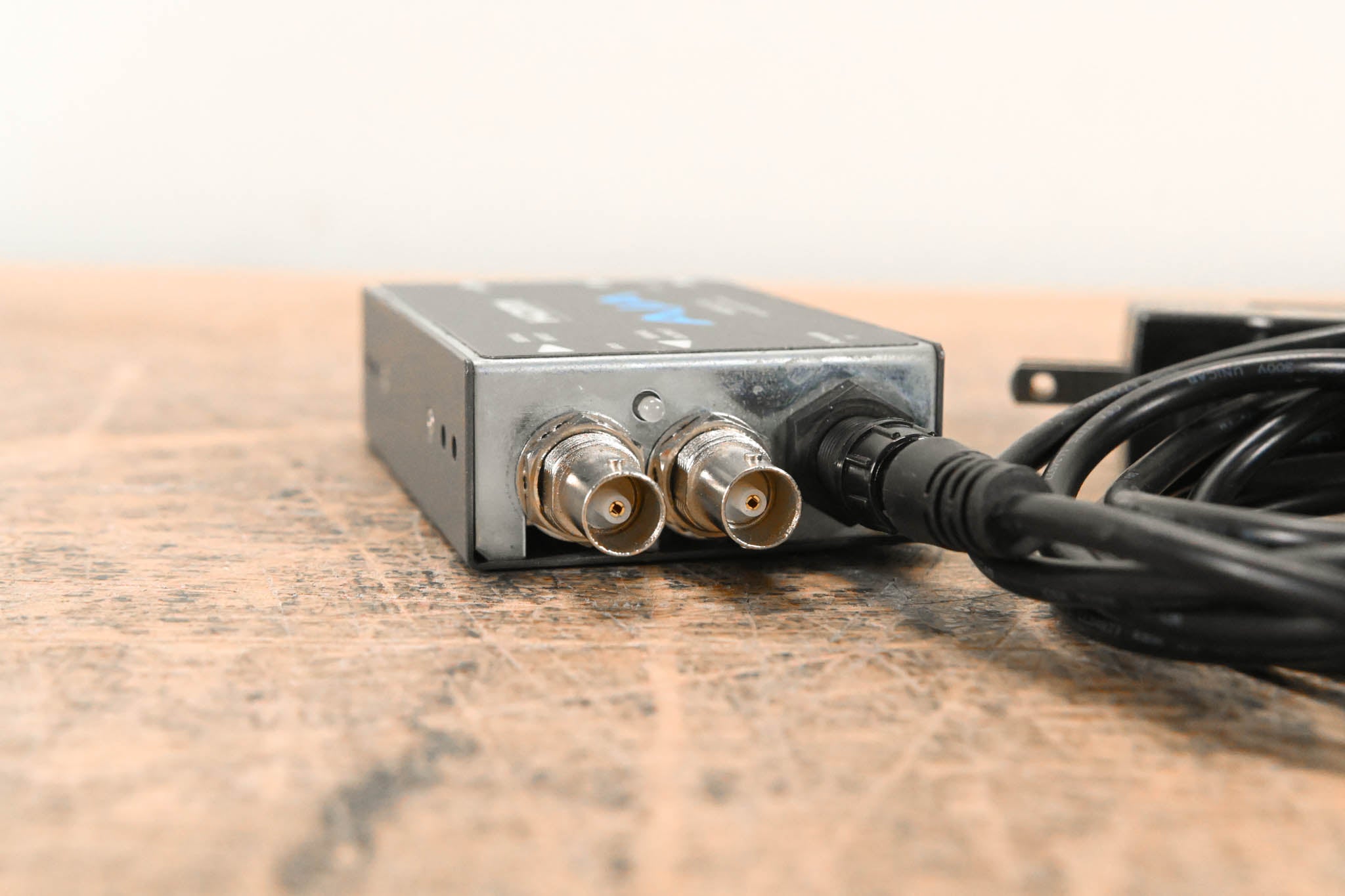 AJA HI5 HD/SD-SDI to HDMI Video and Audio Converter