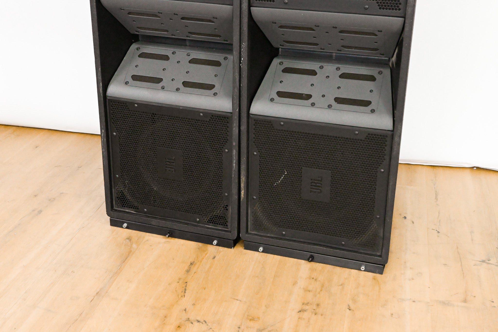 JBL VT4888DP Powered 3-Way Line Array Speaker (PAIR)