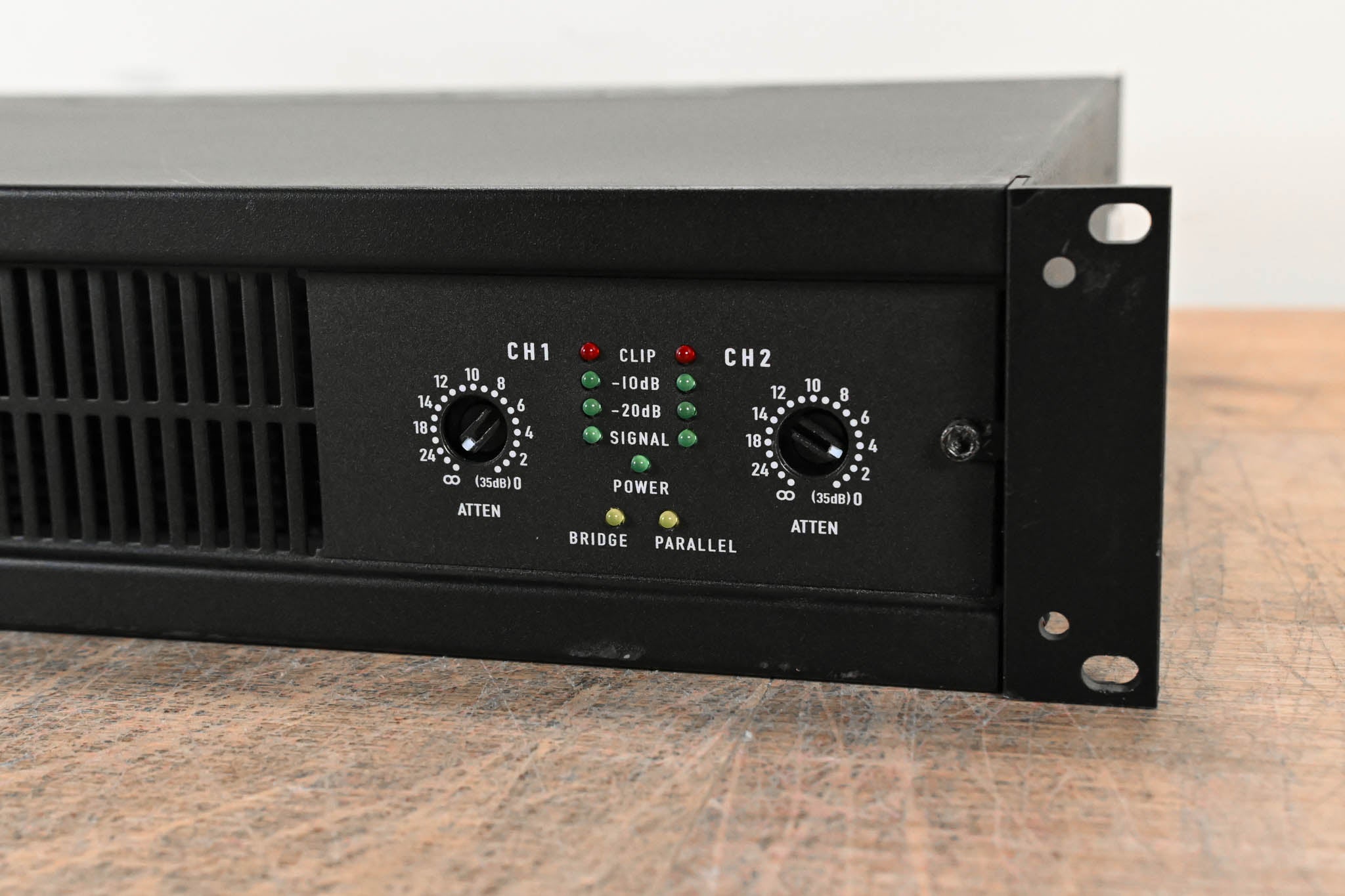 QSC CX902 2-Channel Power Amplifier