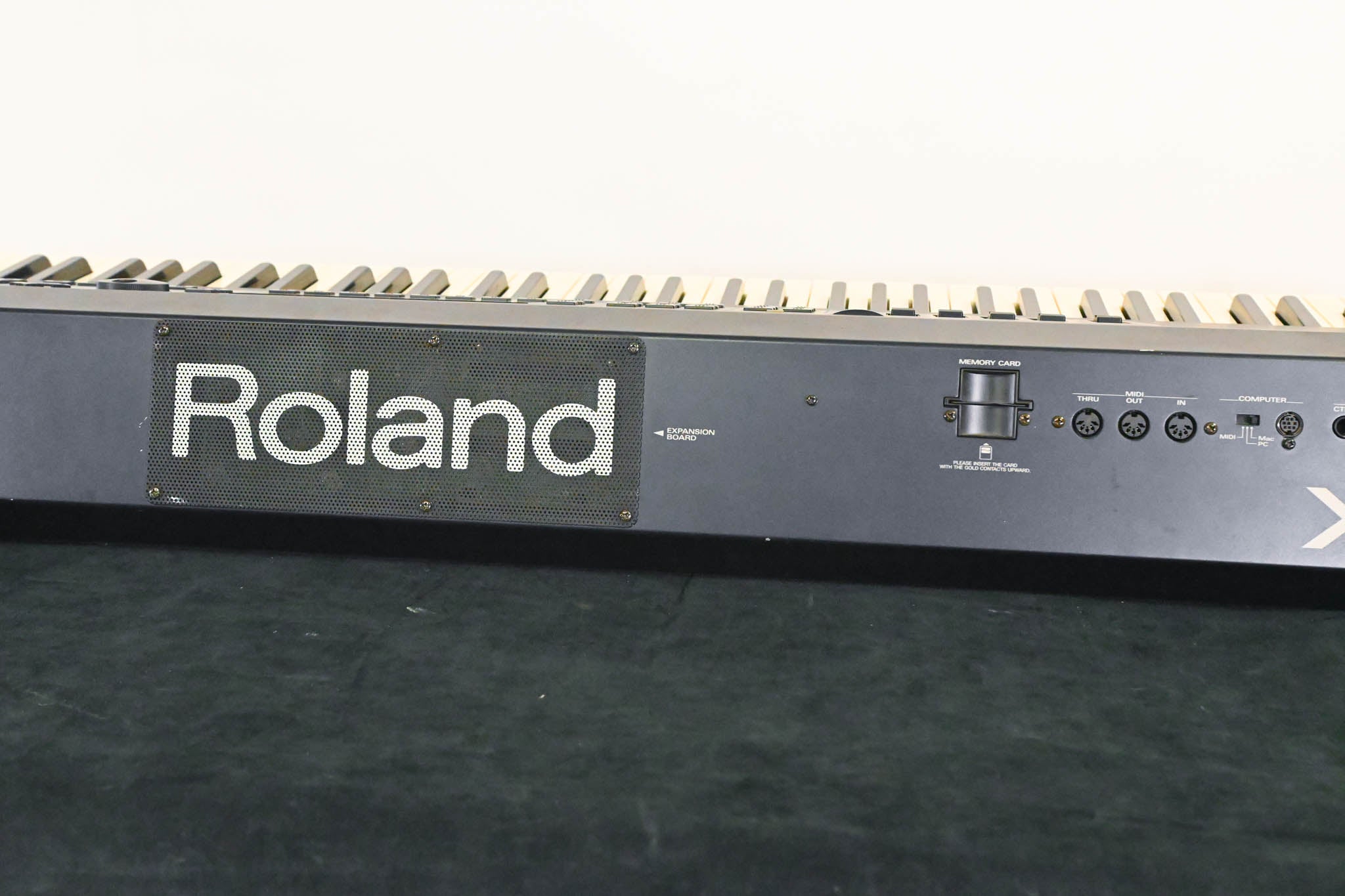 Roland XV-88 128-Voice Expandable Synthesizer