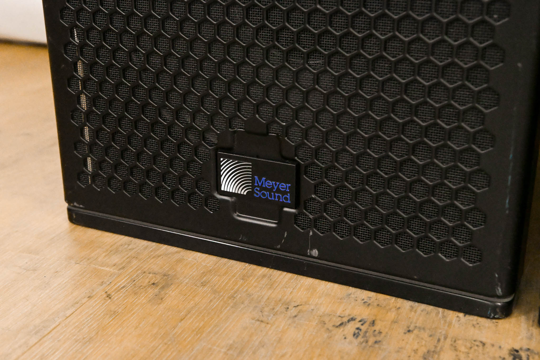 Meyer Sound UPJ-1P Compact VariO Loudspeaker (PAIR)