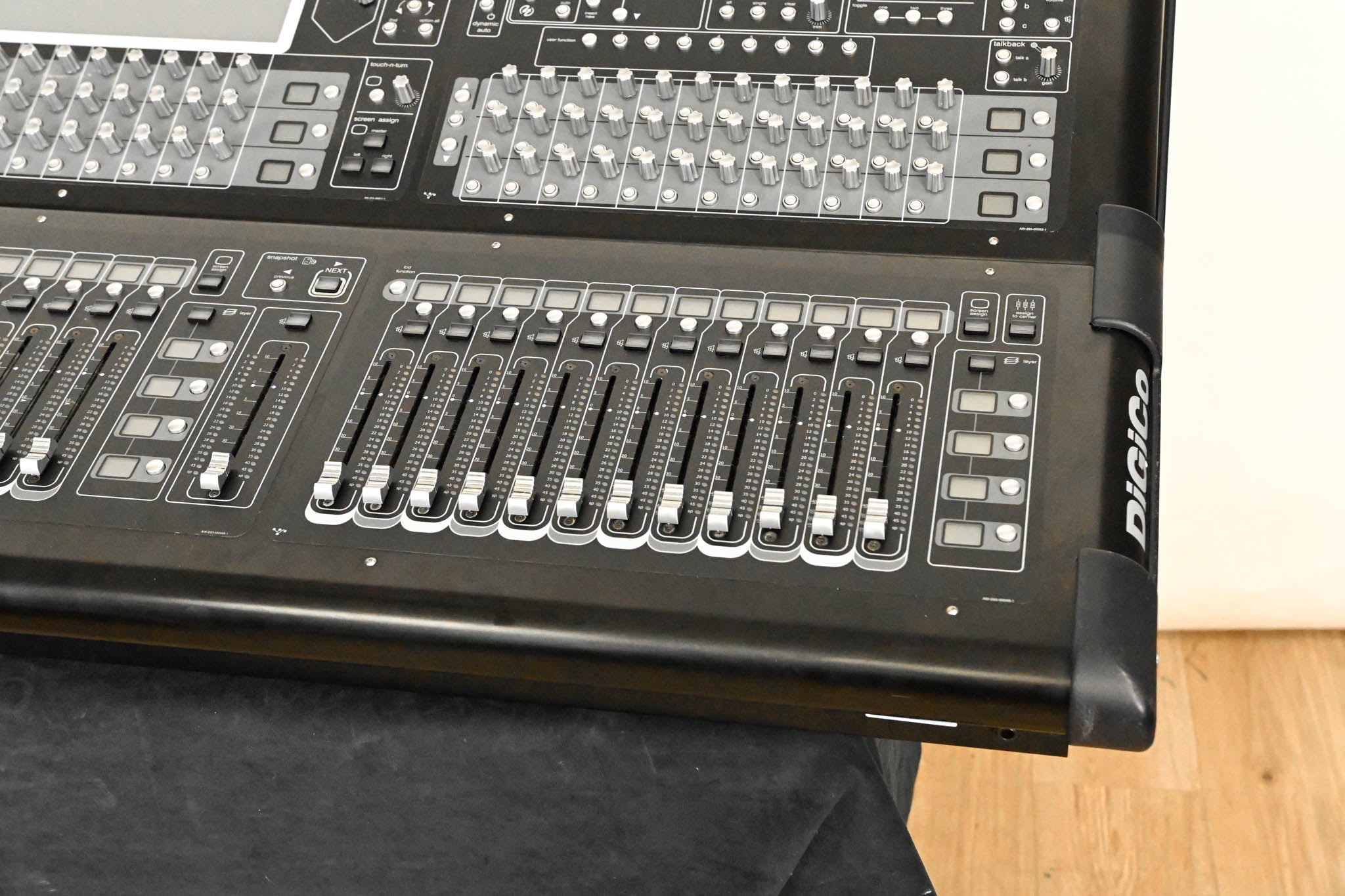 DiGiCo SD10 Digital Mixing Console with Waves Card and ST Optical
