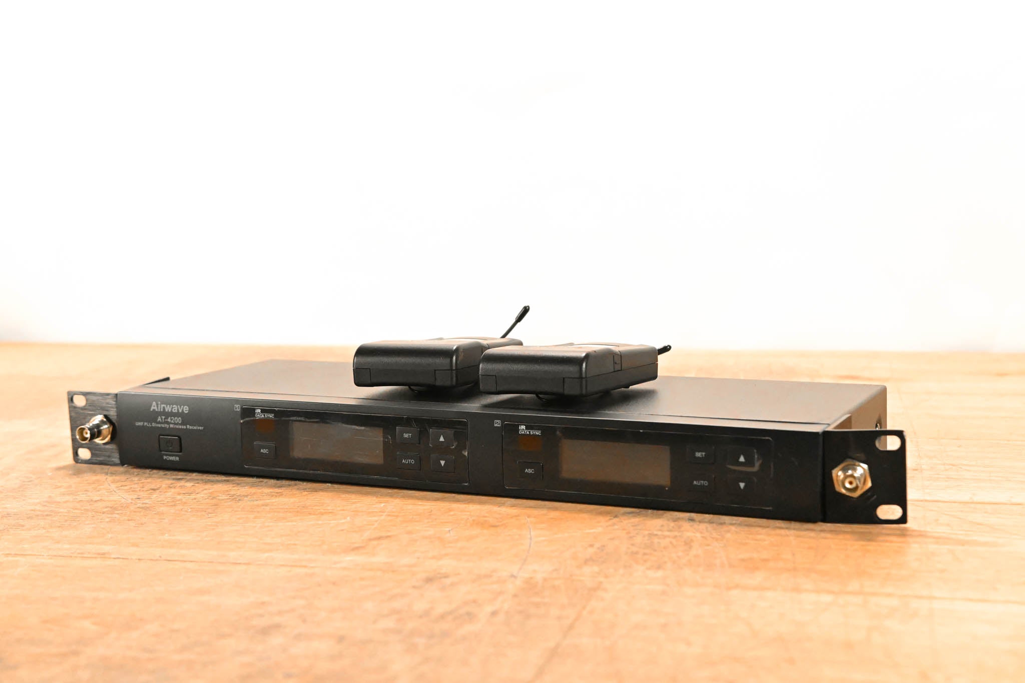 Airwave Technologies AT-4220 Wireless System B Range NO POWER SUPPLY