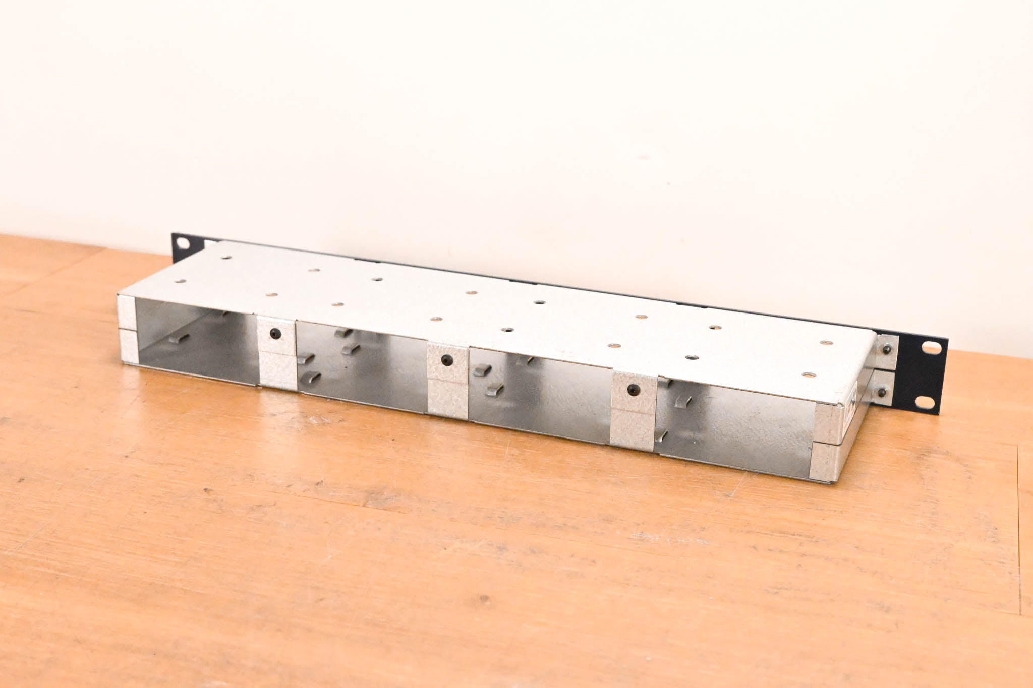 Radial Engineering J-Rak 4 4-Space Rack Adaptor