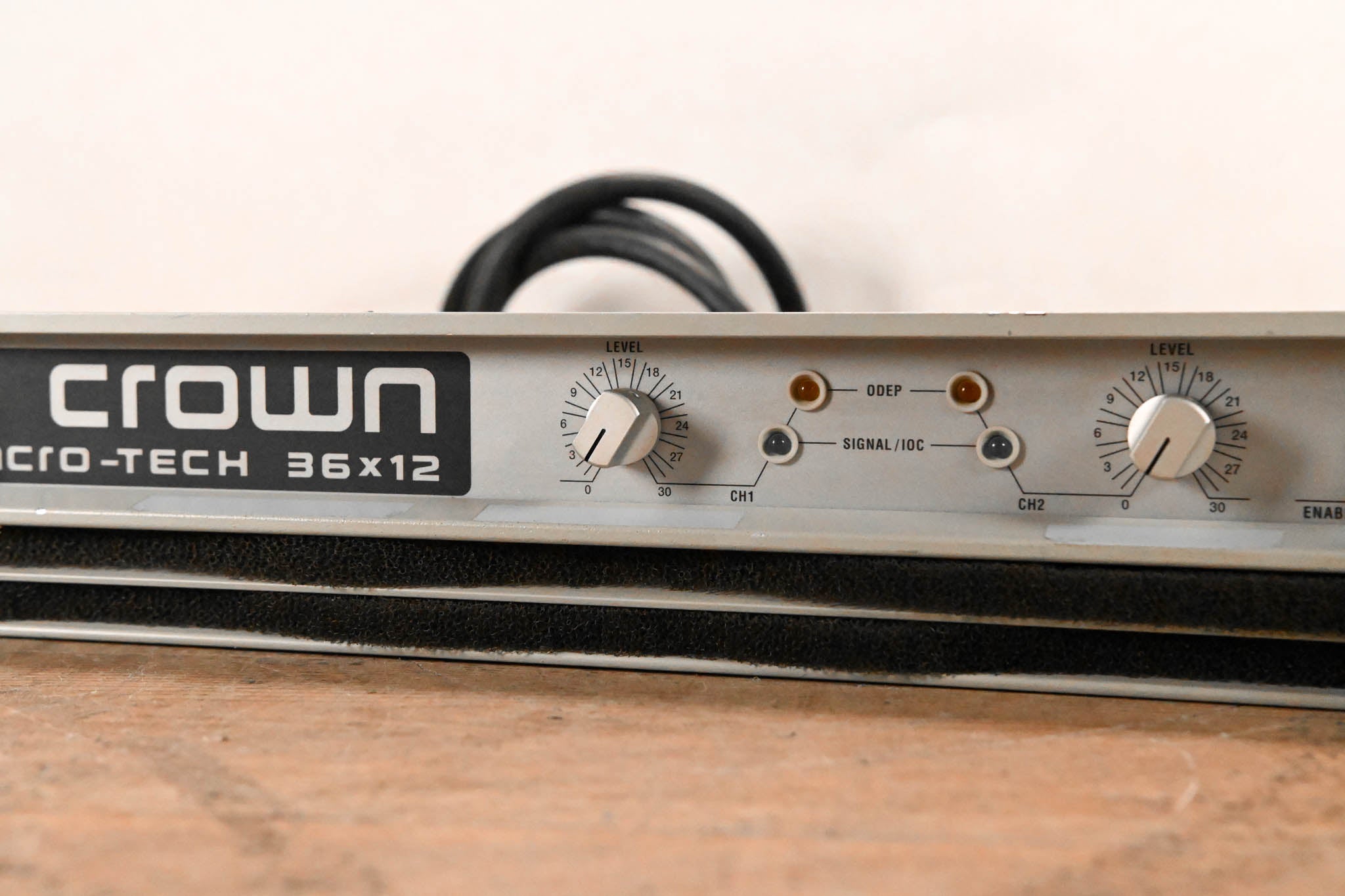 Crown Macro-Tech 36x12 2-Channel Power Amplifier