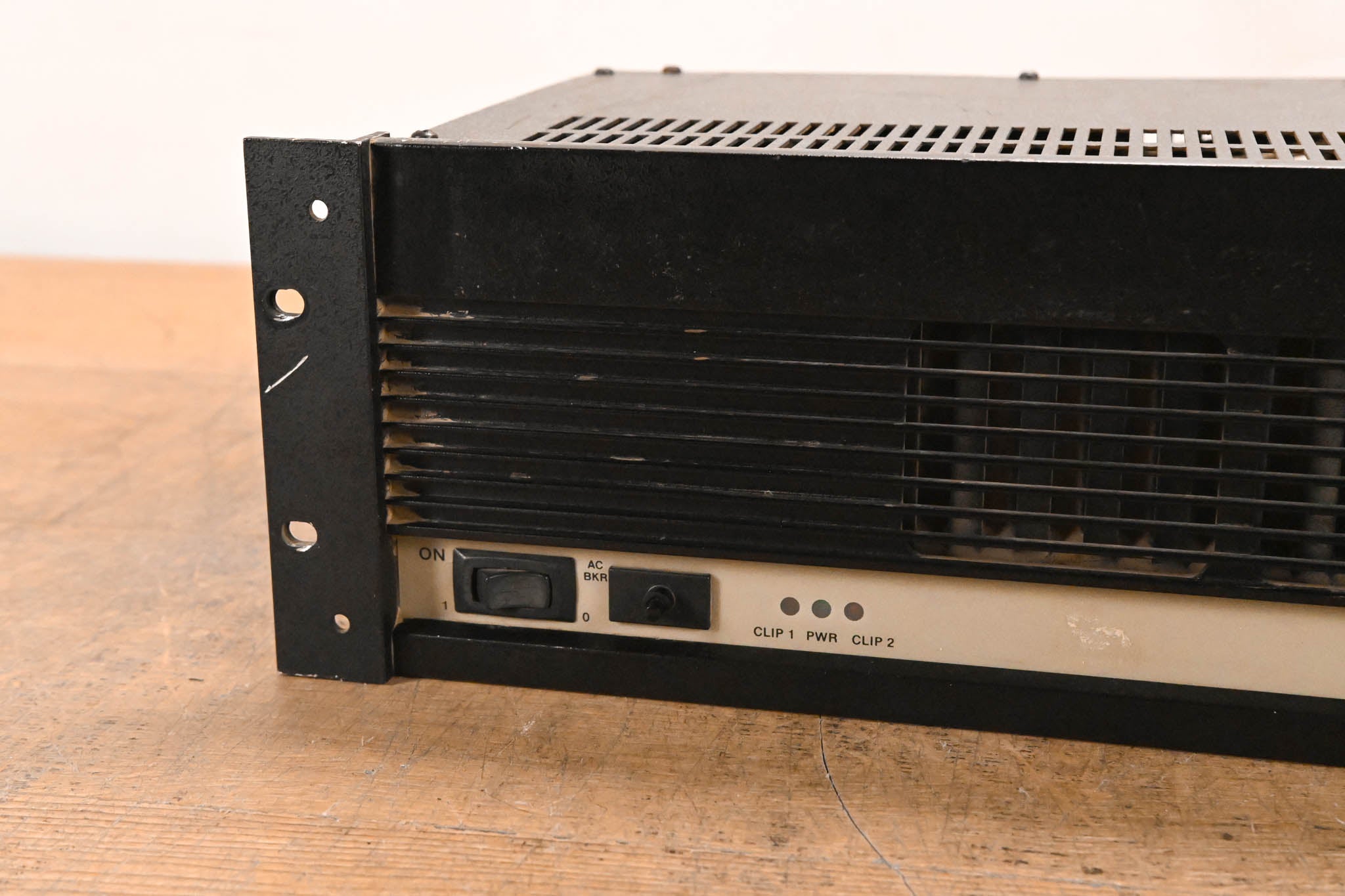 QSC Model 1400 2-Channel Power Amplifier