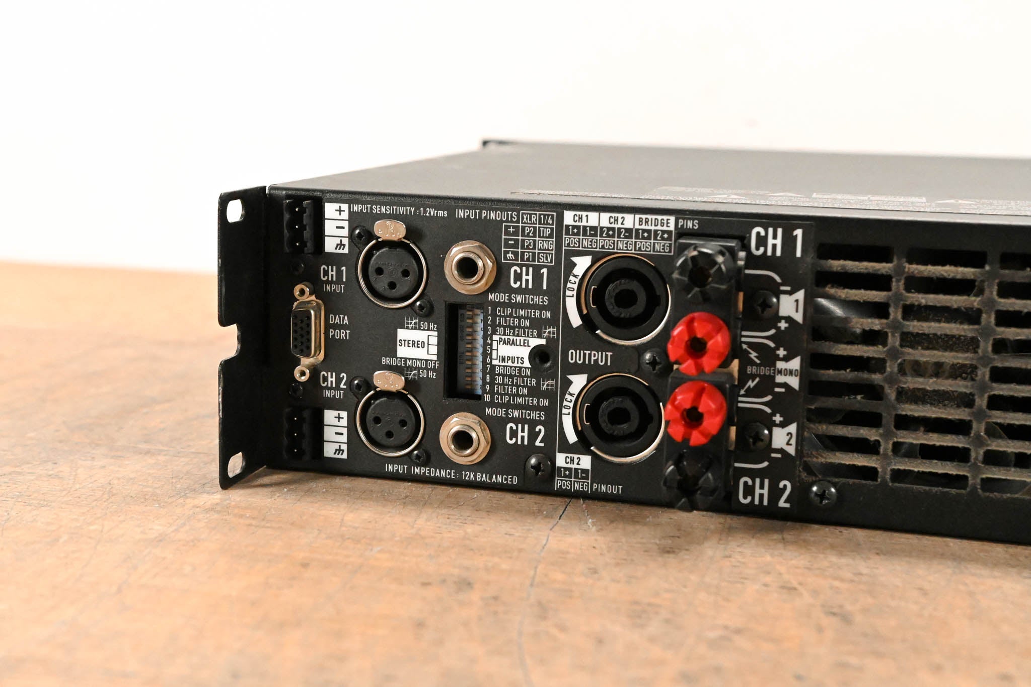 QSC PL230 PowerLight 2 Series 2-Channel 1500W Power Amplifier