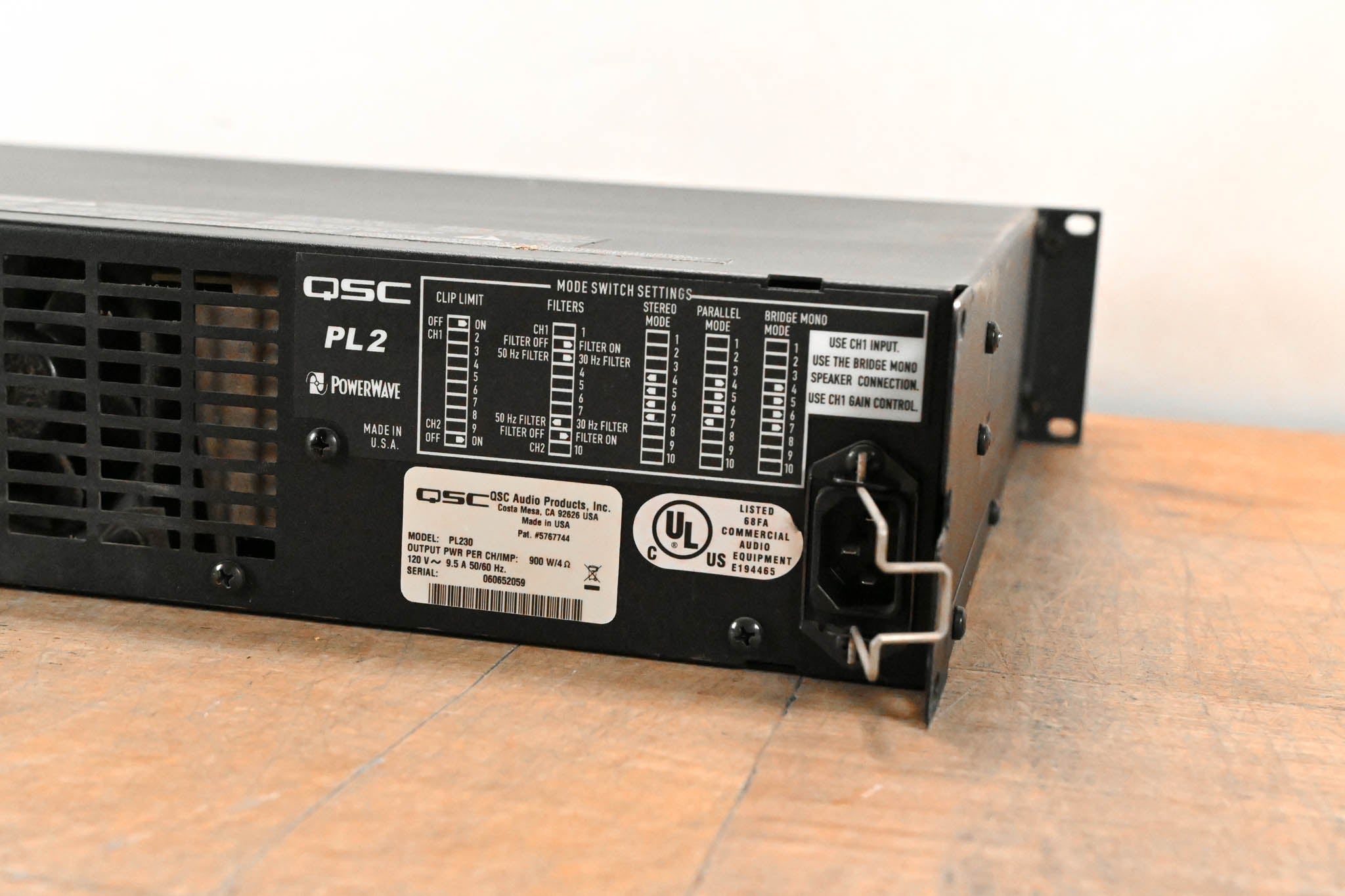 QSC PL230 PowerLight 2 Series 2-Channel 1500W Power Amplifier