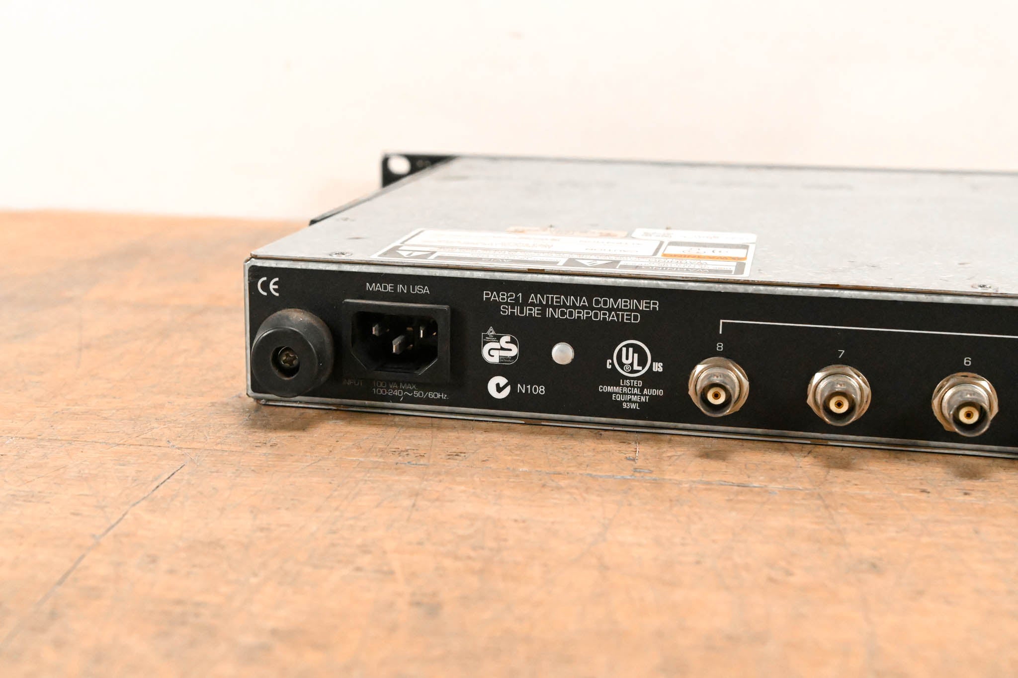 Shure PA821 470-870 MHz Antenna Combiner