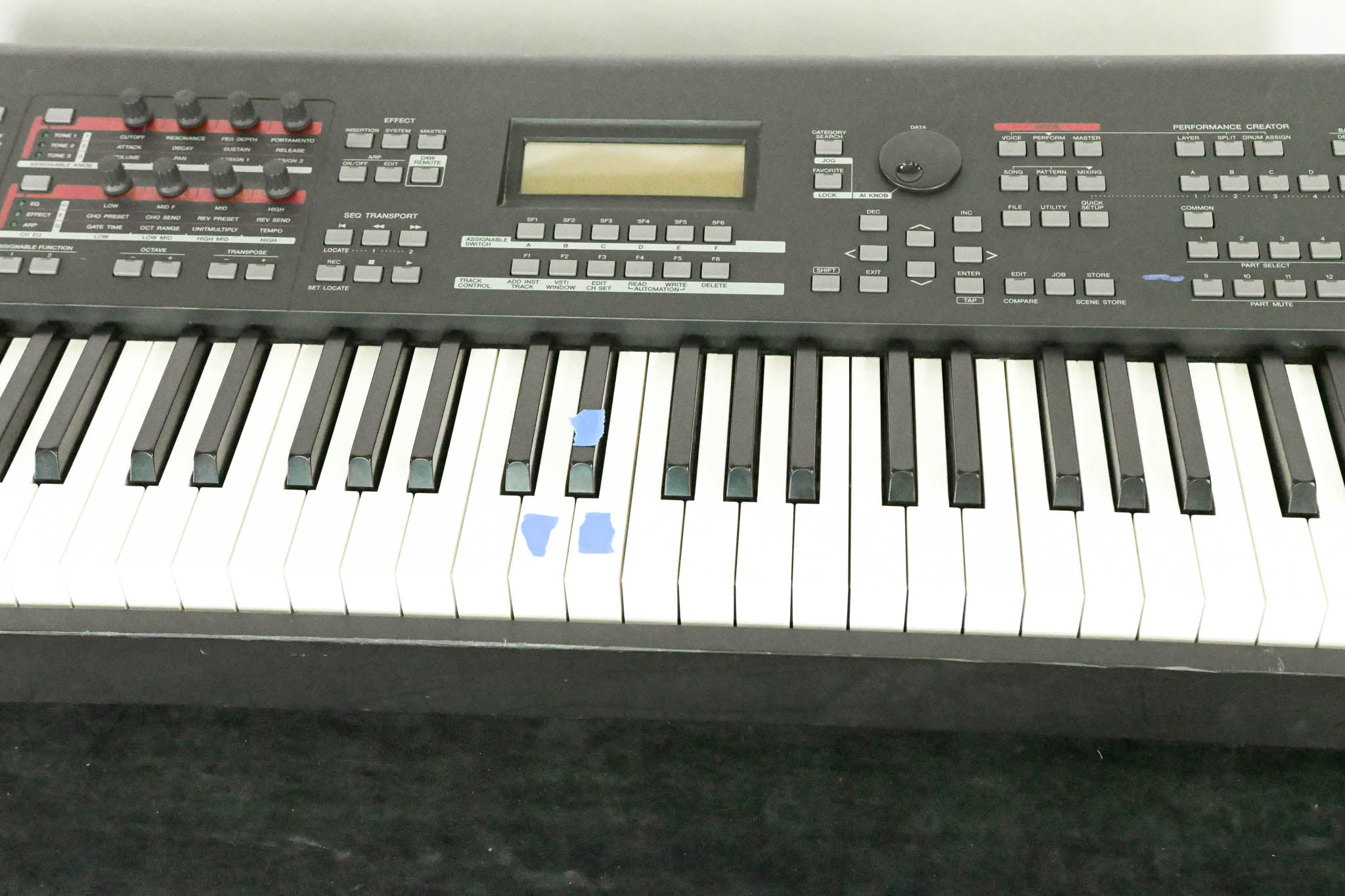 Yamaha MOX8 88-Key Synthesizer Workstation (NO POWER SUPPLY)