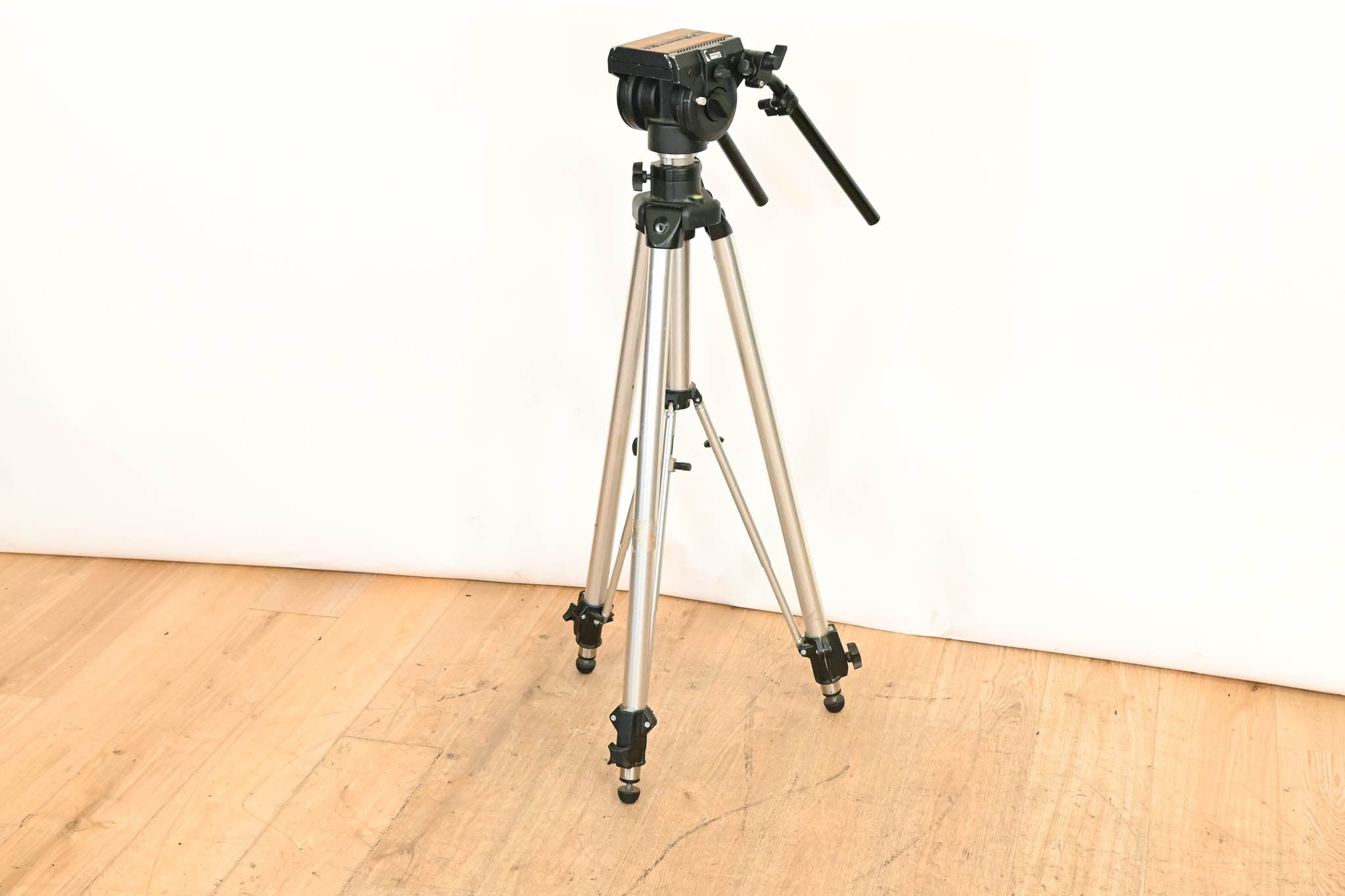 Manfrotto/Bogen 3068 Video Tripod with 3066 Fluid Head