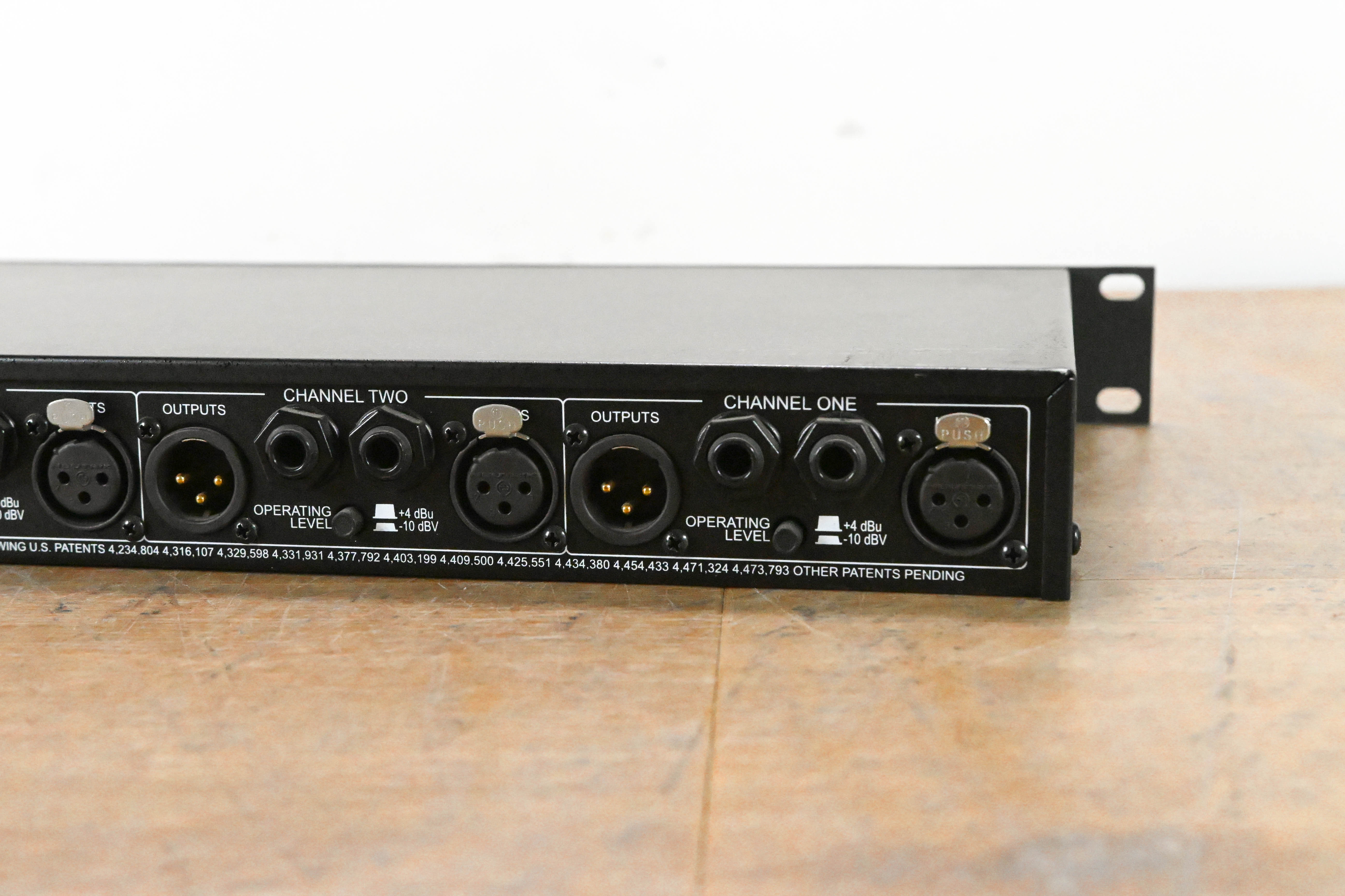 dbx 1046 Quad Compressor/Limiter
