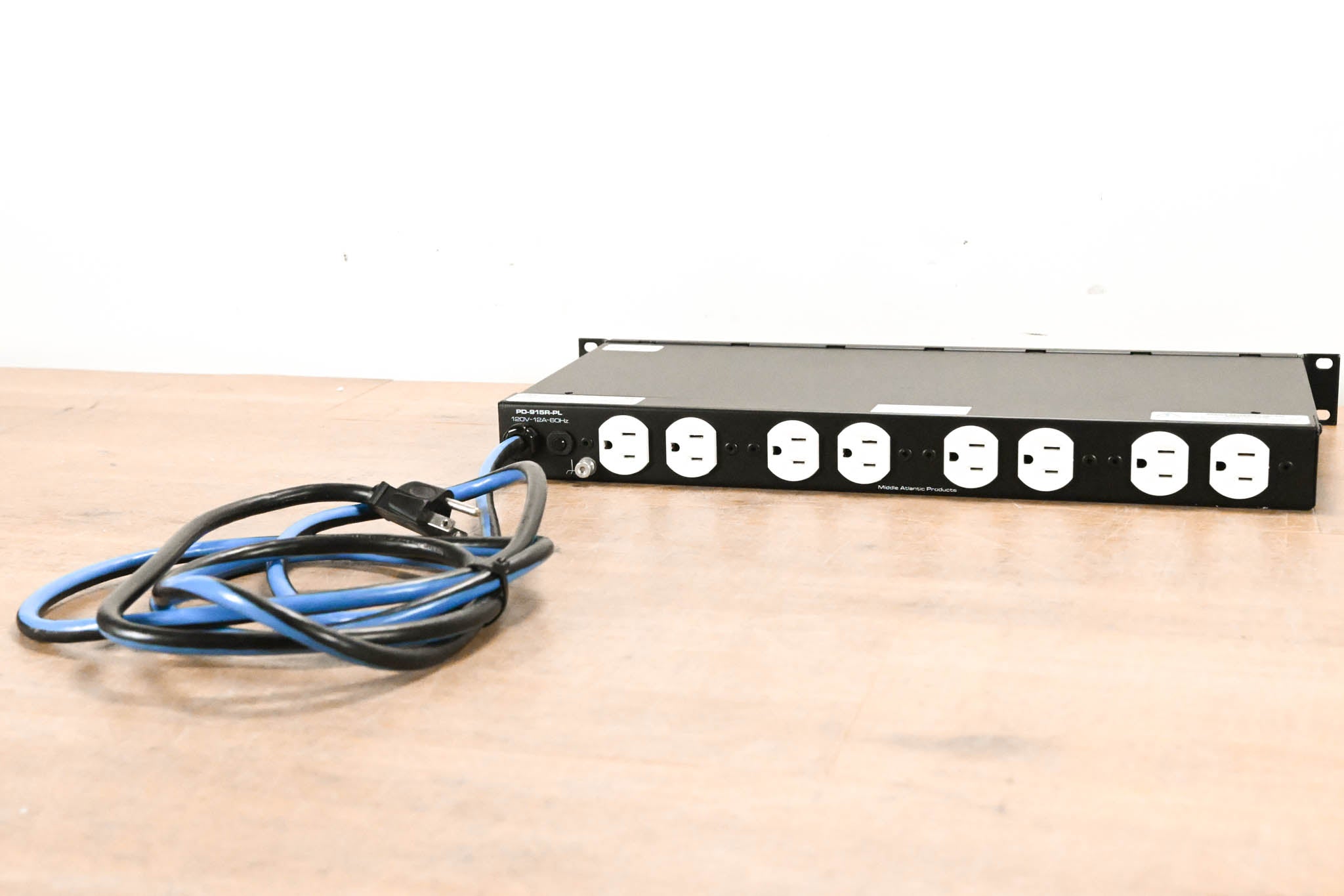 Middle Atlantic PD-915R-PL 9-Outlet Rackmount Power Distribution Unit