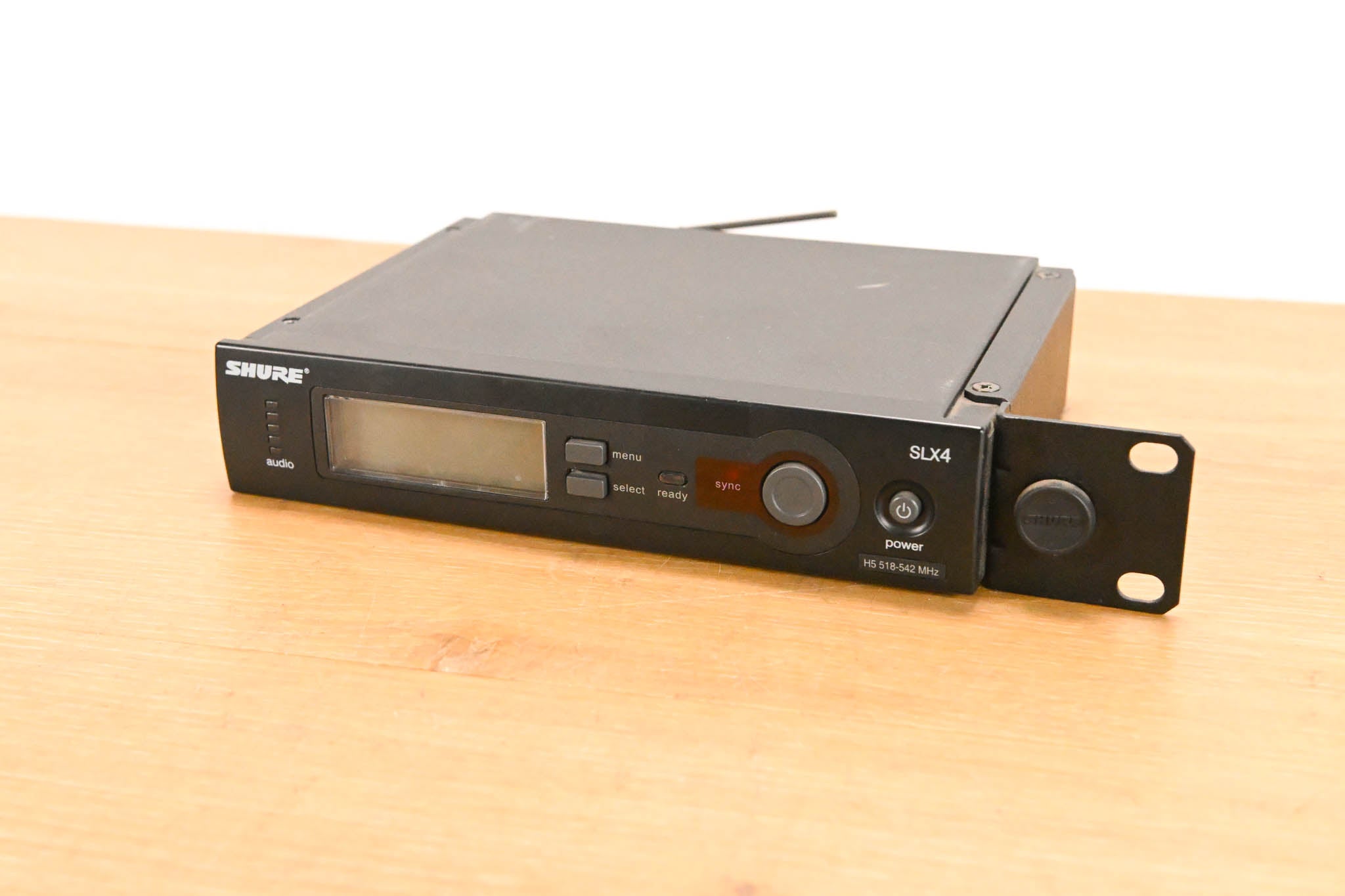 Shure SLX4 Wireless Receiver - H5 Band: 518-542 MHz (NO POWER SUPPLY)