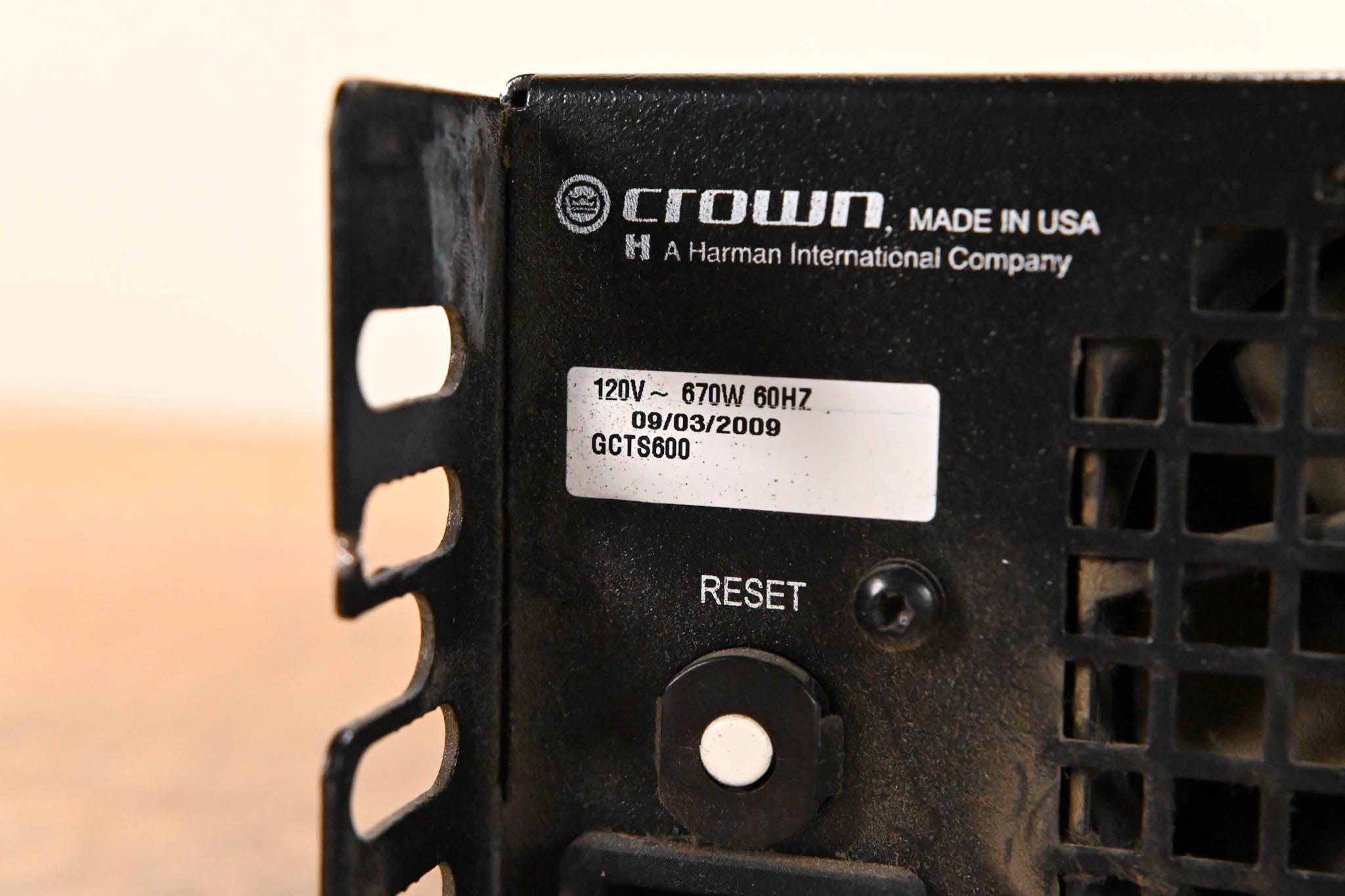 Crown CTs 600 Two-Channel 300W Power Amplifier