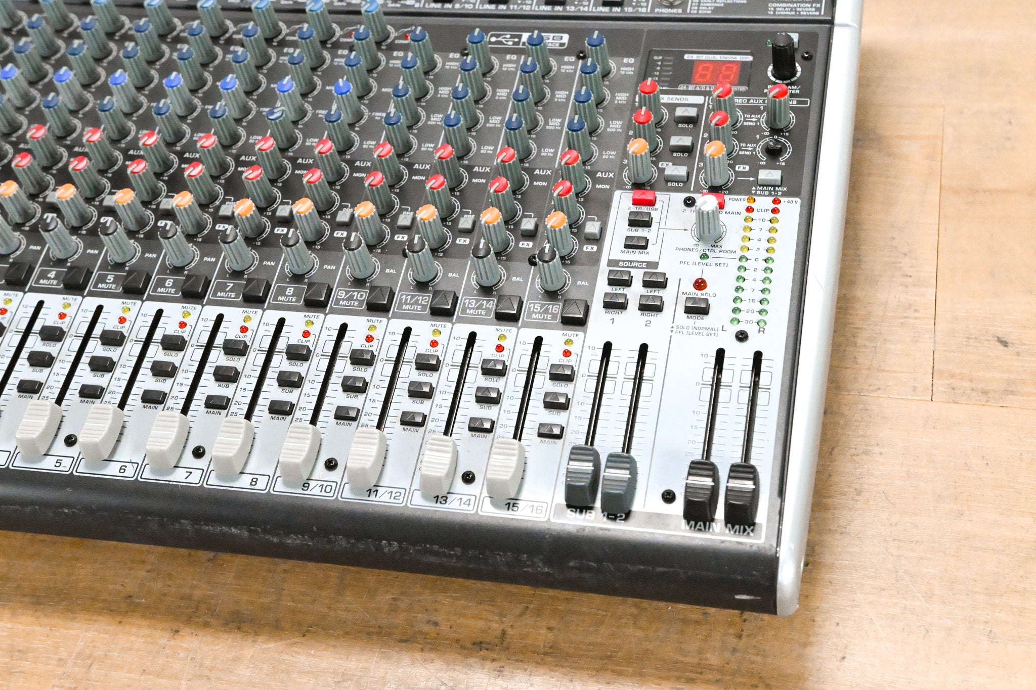 Behringer Xenyx X2222USB 22-Input 2/2-Bus Mixer with USB and Effects