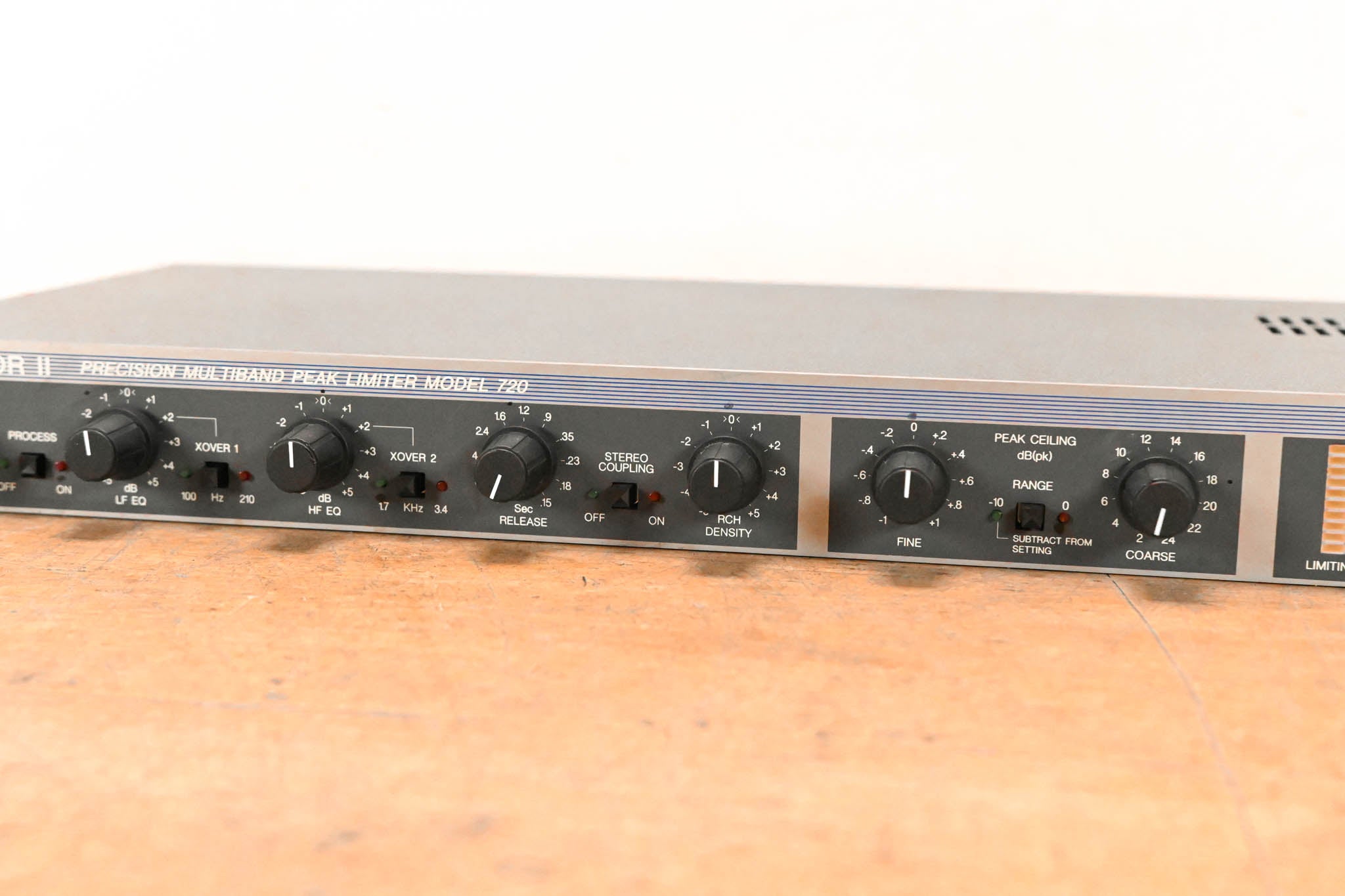 Aphex 720 DOMINATOR II Precision Multiband Peak Limiter