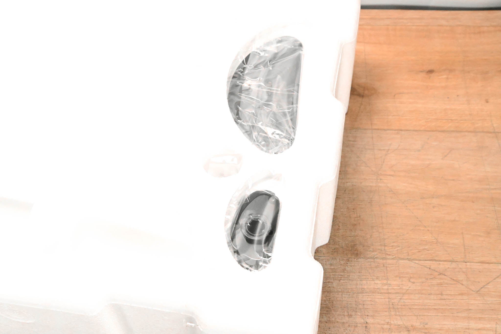 QSC AD-P.Halo Integrated SUB/SAT Pendant Loudspeaker System