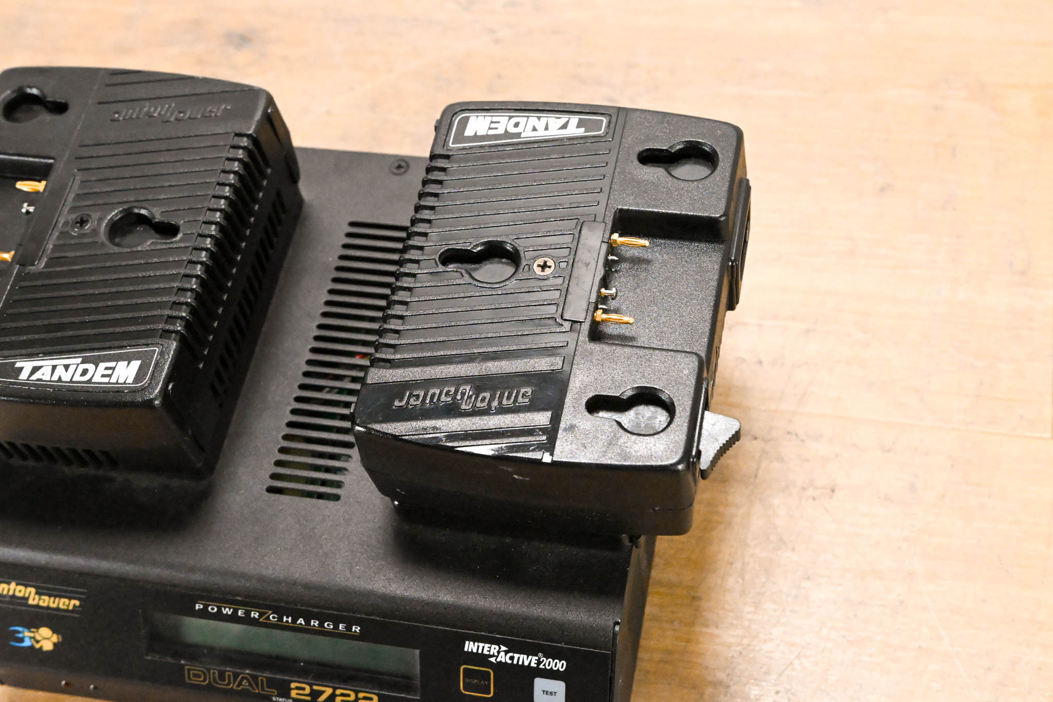 Anton Bauer Dual 2722 Interactive 2000 Battery Charger w/ 2x Tandem PSU