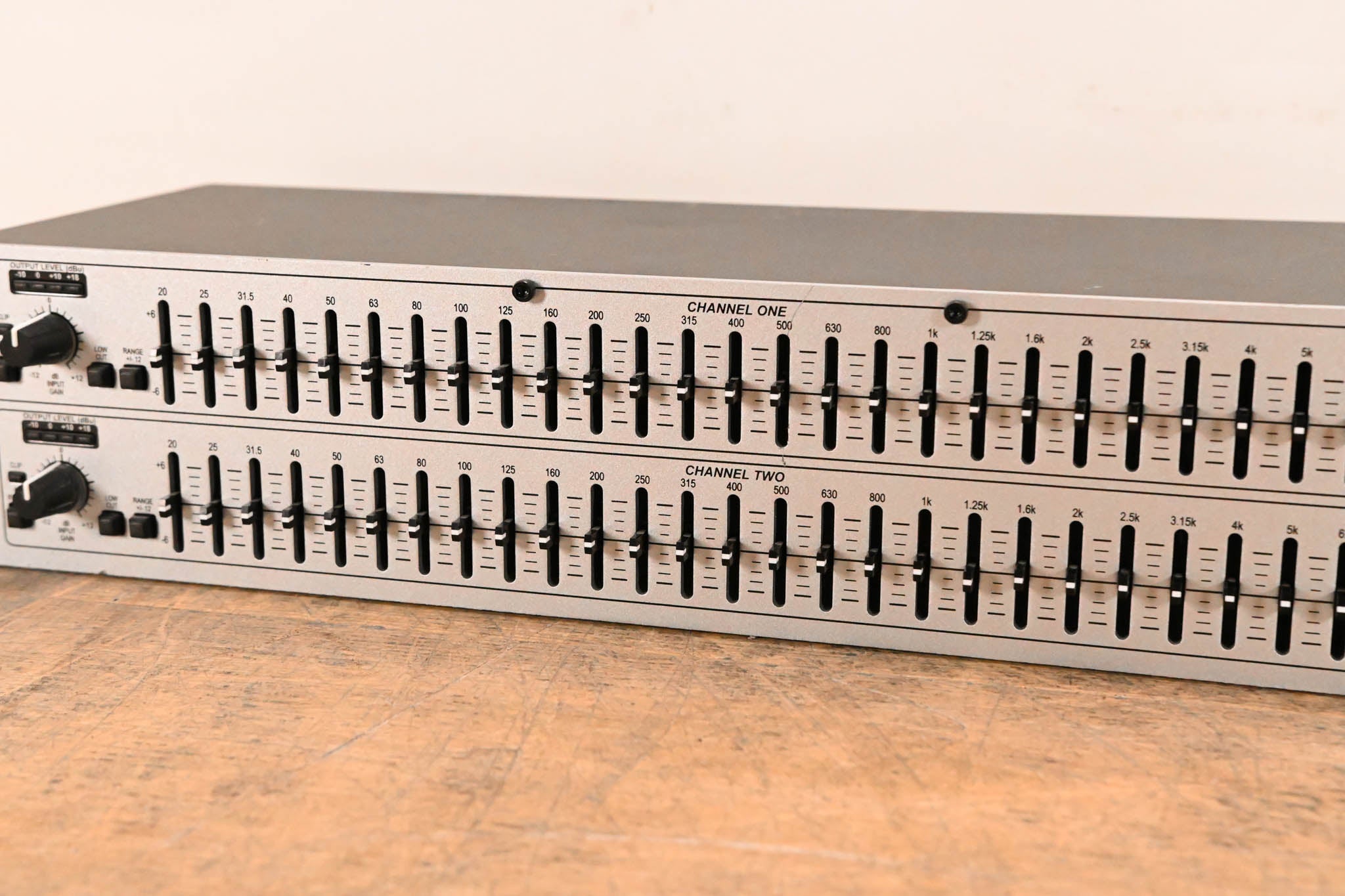 dbx 231s Two-Channel 31-Band Equalizer