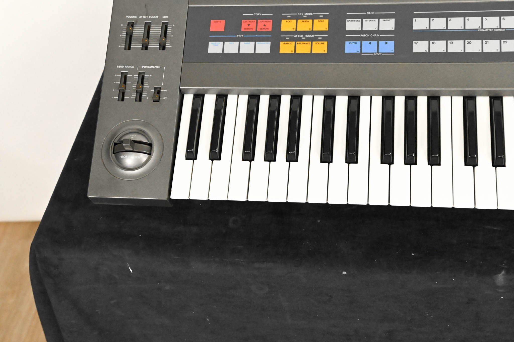 Roland JX-8P 61-Key Polyphonic Synthesizer