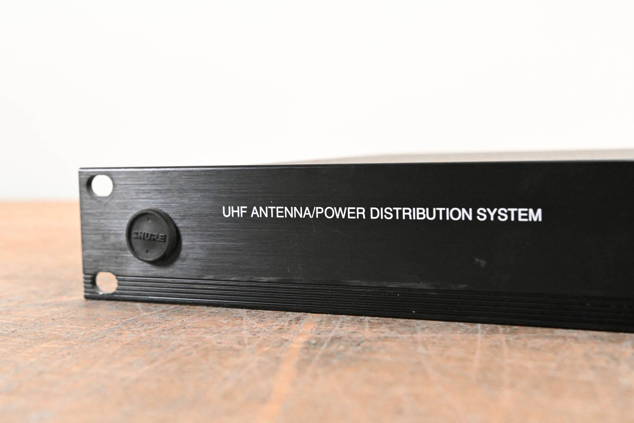 Shure UA844SWB Antenna Distribution System - 470-952 MHz (NO PSU)