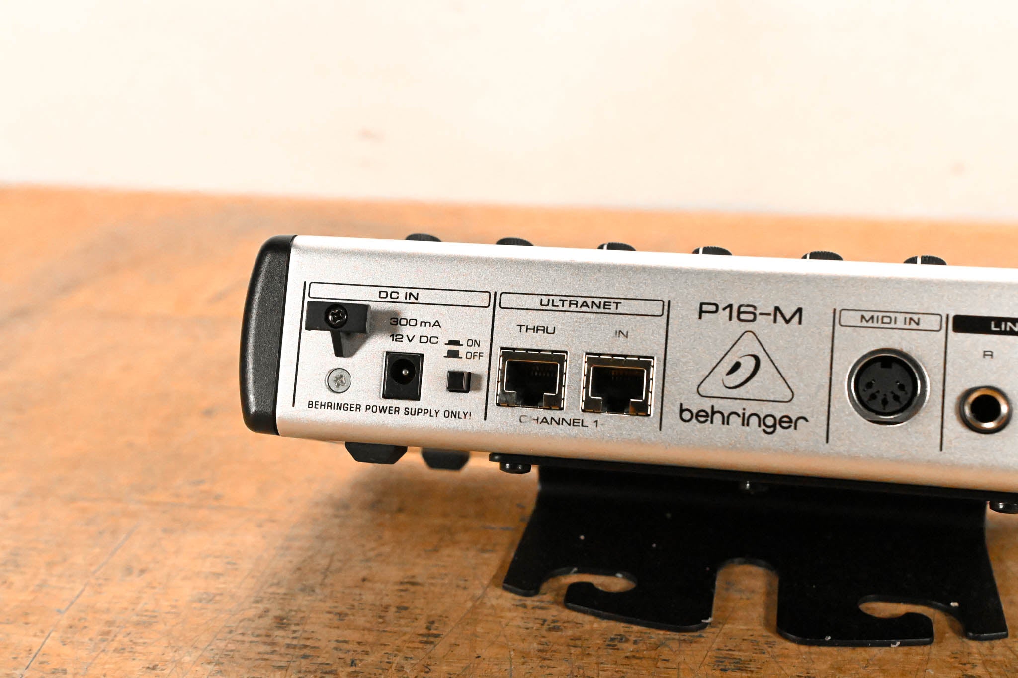 Behringer Powerplay P16-M 16-Channel Digital Personal Mixer