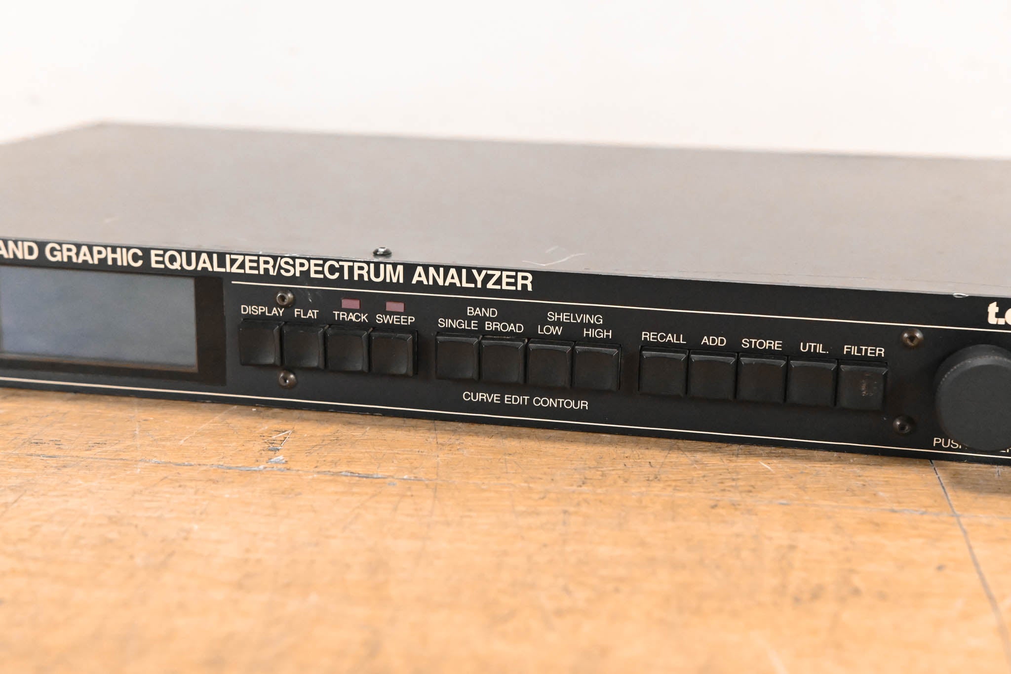 TC Electronic TC 1128 Programmable 28-Band Graphic EQ/Spectrum Analyzer