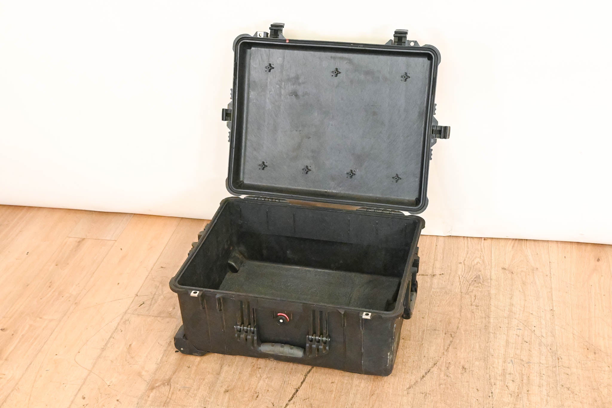 Pelican 1610 Protector Case with Foam