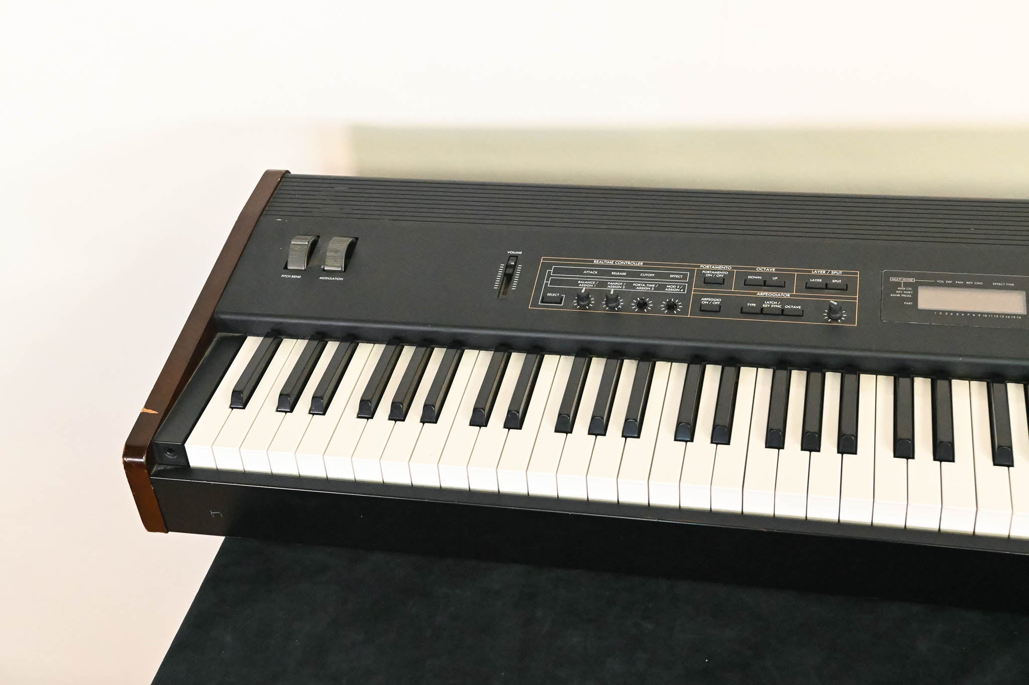 Korg N1 88-Note Weighted-Key Music Synthesizer (NO PSU)