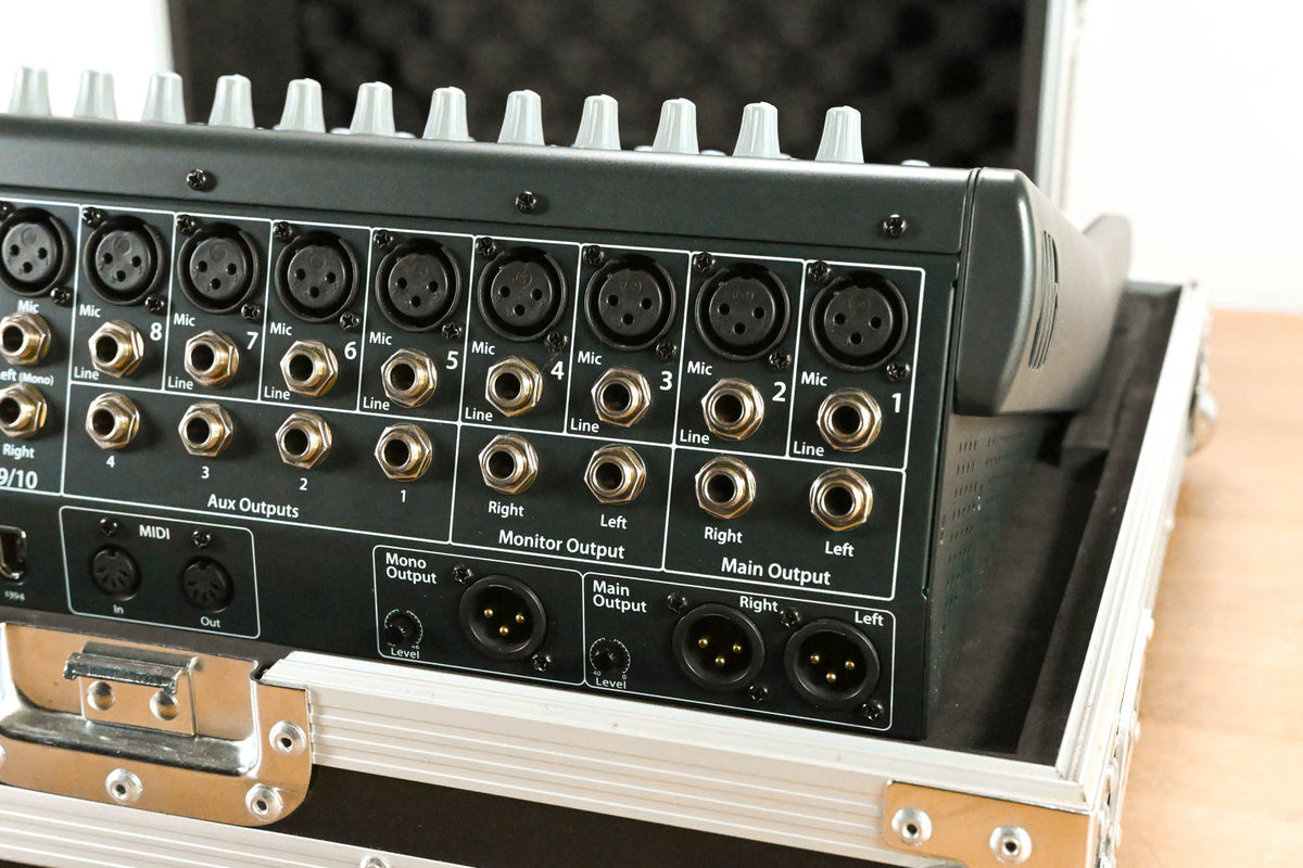 PreSonus StudioLive 16.0.2 16-Channel Digital Mixer w/ Road Case