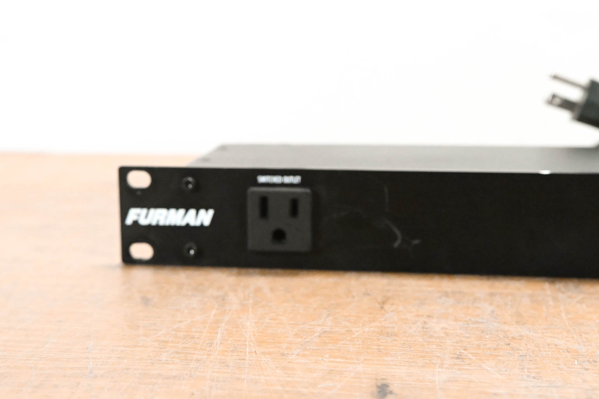 Furman M-8x2 8-Outlet Power Conditioner