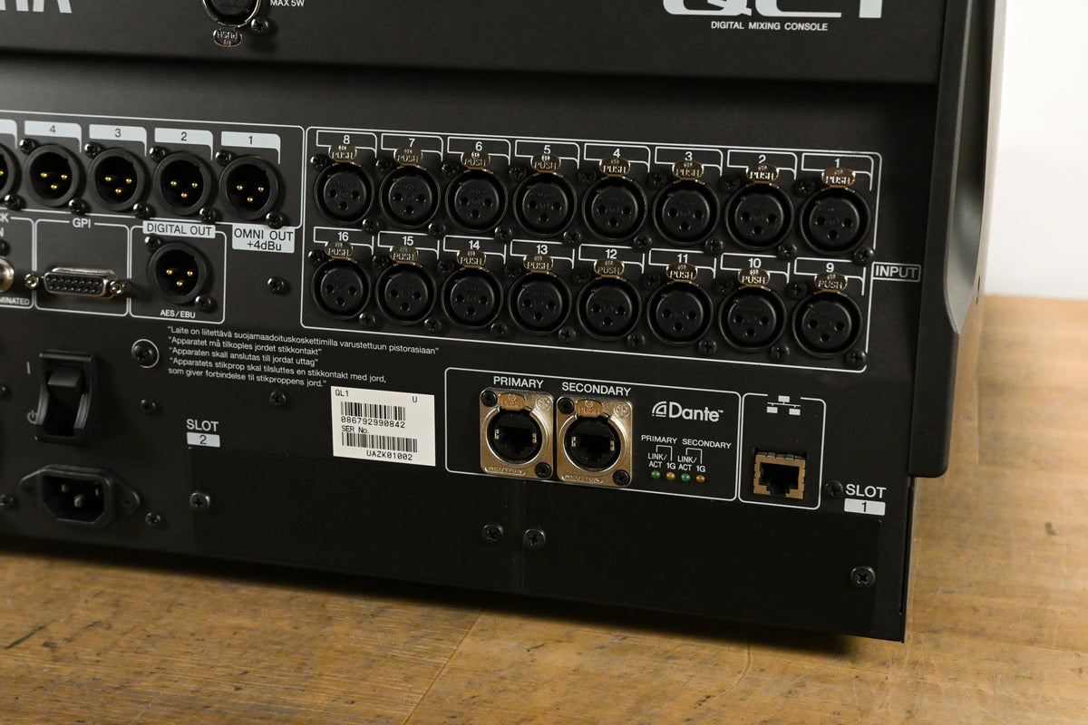 Yamaha QL1 16-Input / 8-Output Digital Mixing Console