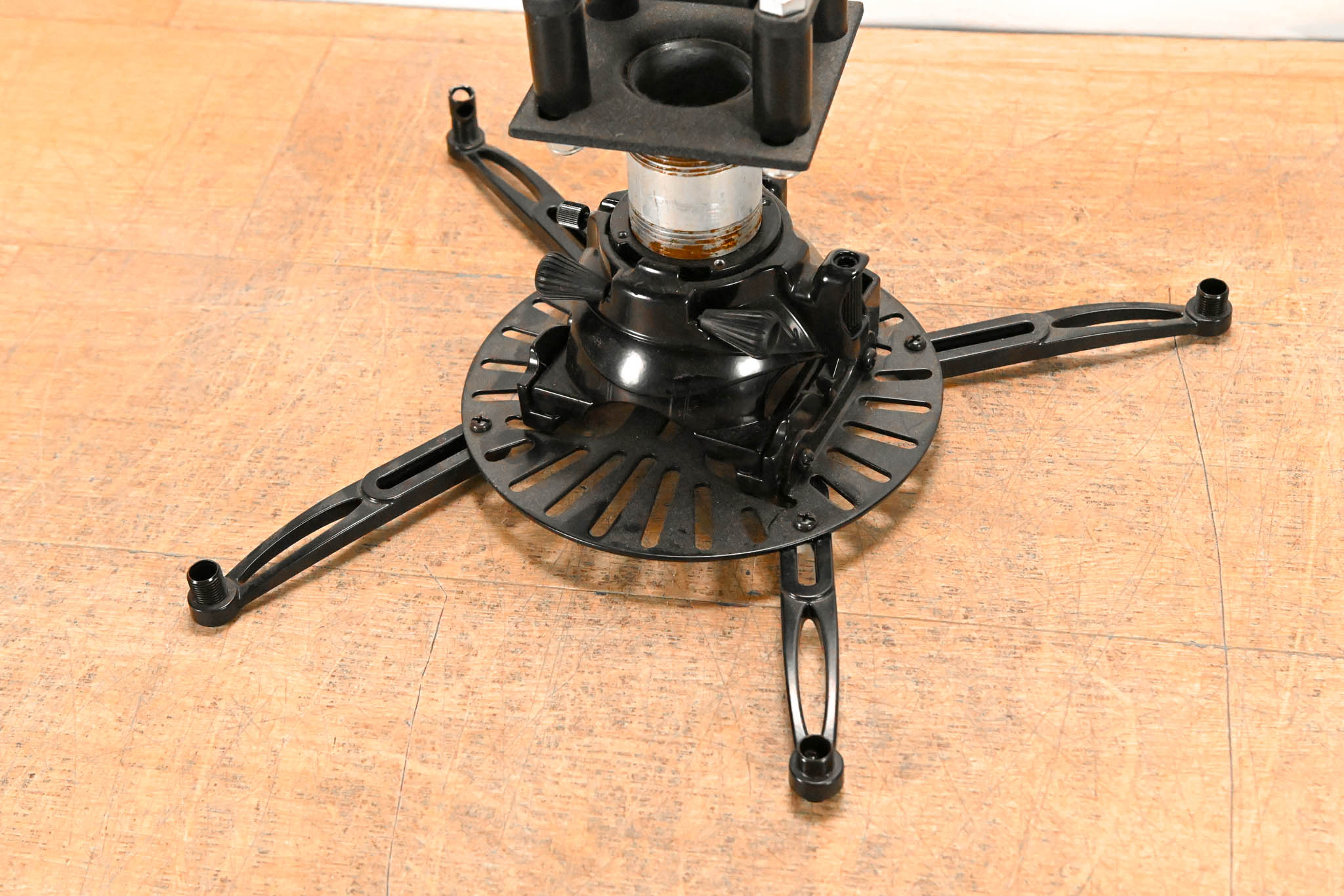 Chief CMA362 C-Clamp Pipe Mount with Premier Mounts PDS-PLUS Mount