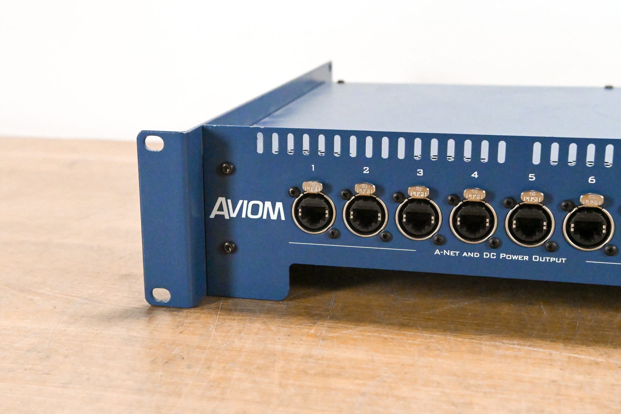 Aviom A-16D Pro A-Net Distributor