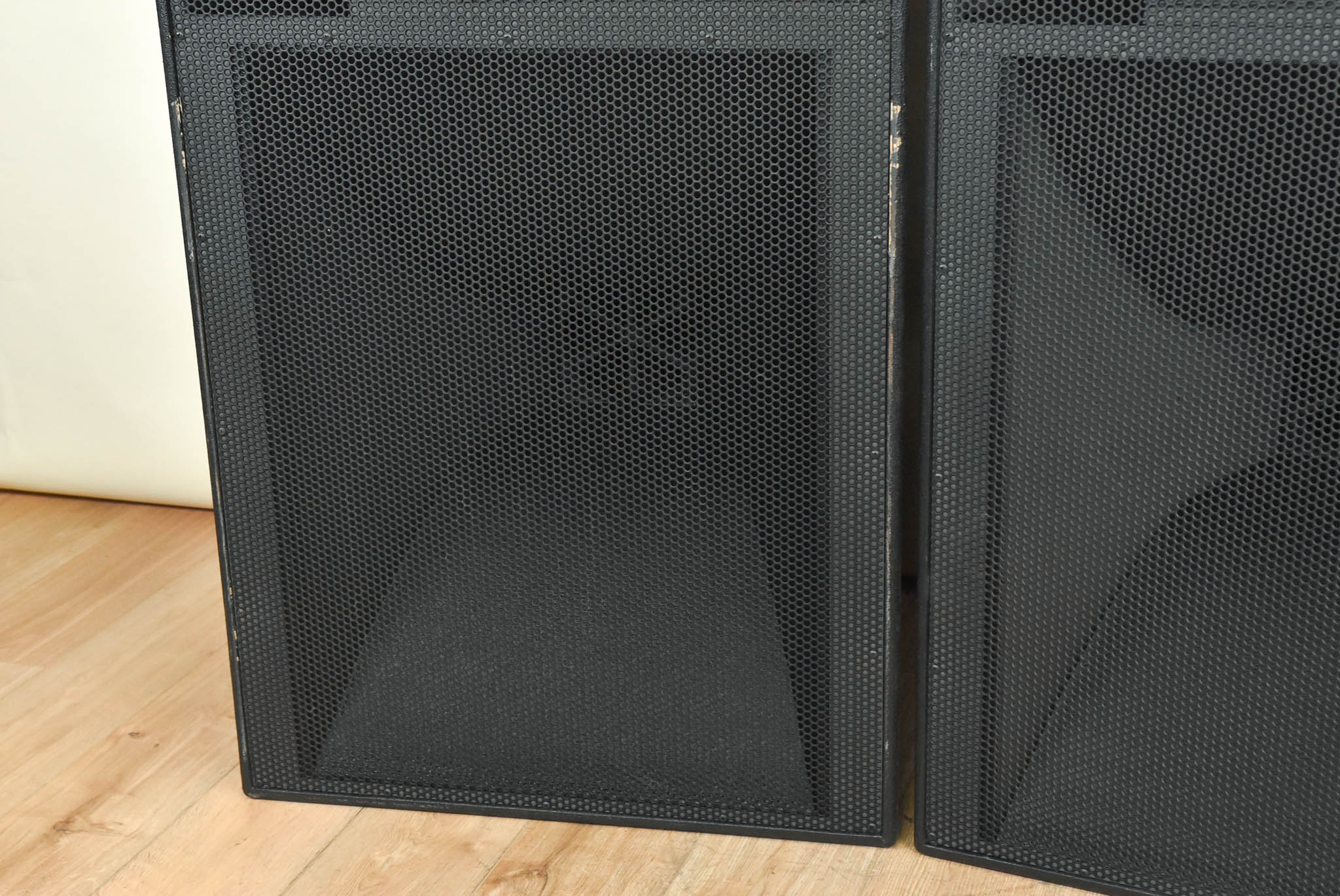 EAW MQV1394e Full-Range, Three-Way Loudspeaker (PAIR)