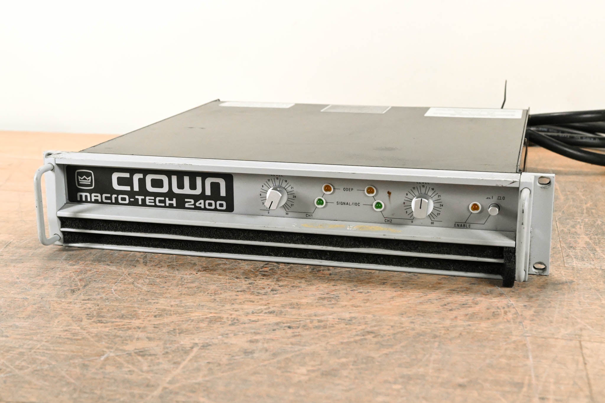 Crown Macro-Tech 2400 2-Channel Power Amplifier