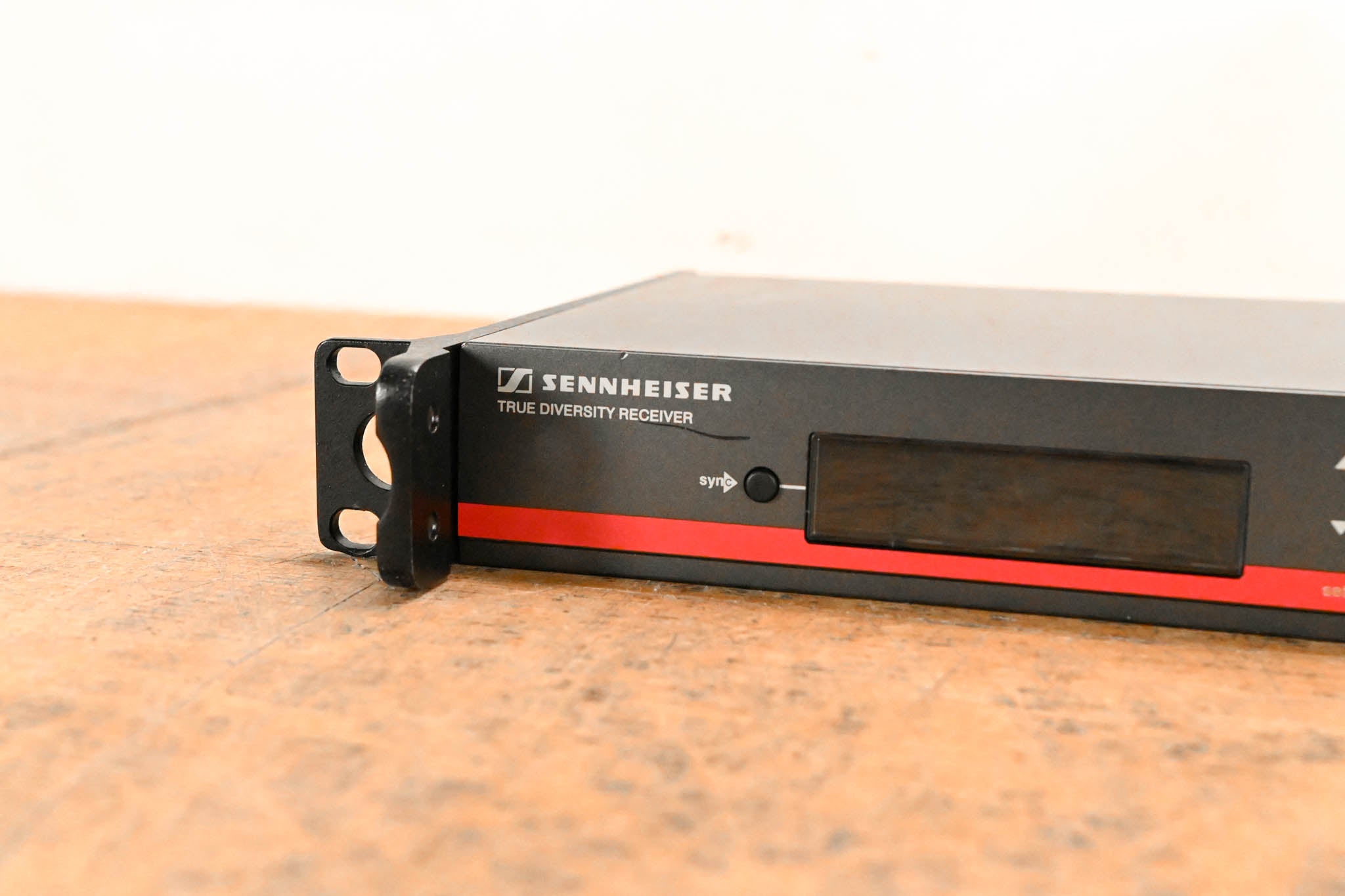 Sennheiser EM 100 G3 Wireless Receiver - A Range: 516-558 MHz