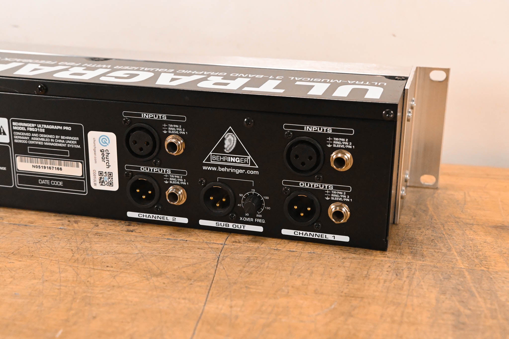 Behringer ULTRAGRAPH PRO FBQ3102 Dual 31-Band Graphic Equalizer