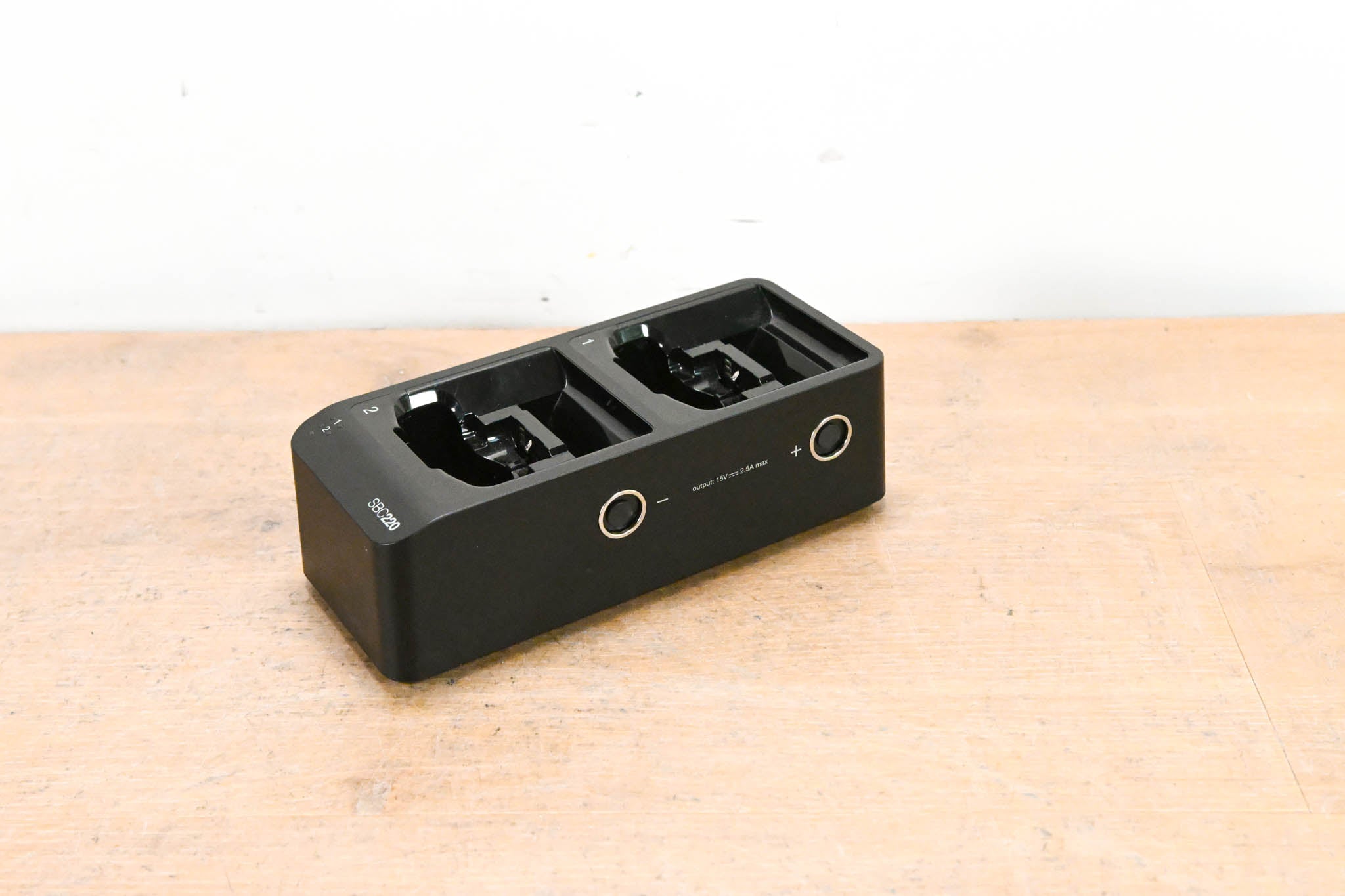 Shure SBC220 Networked 2-Bay Battery Charger (NO POWER SUPPLY)