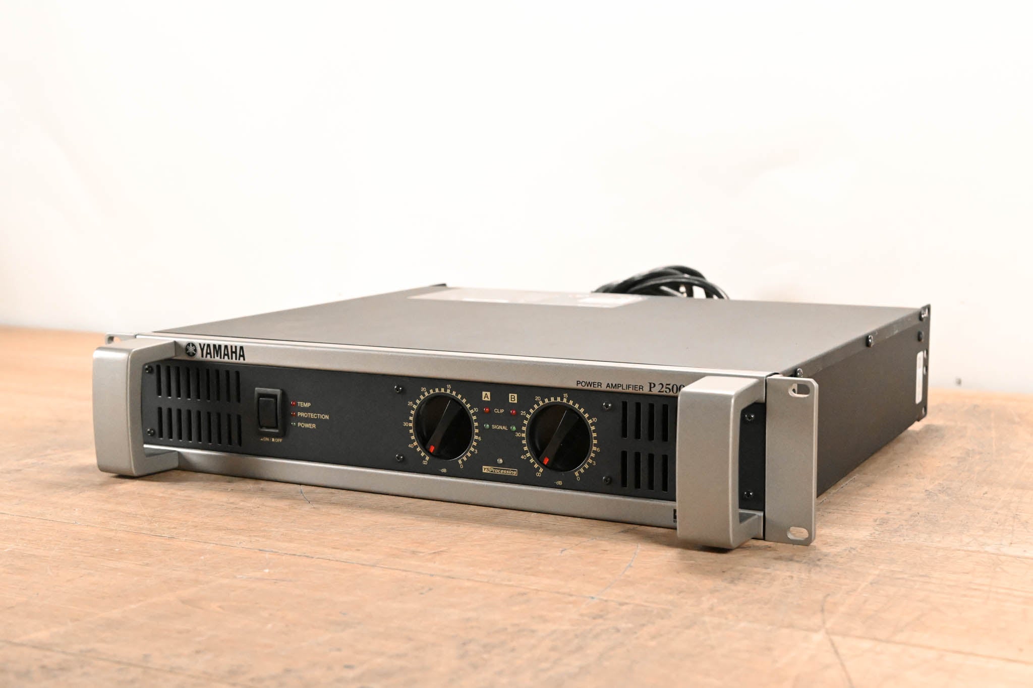 Yamaha P2500S 2-Channel Power Amplifier