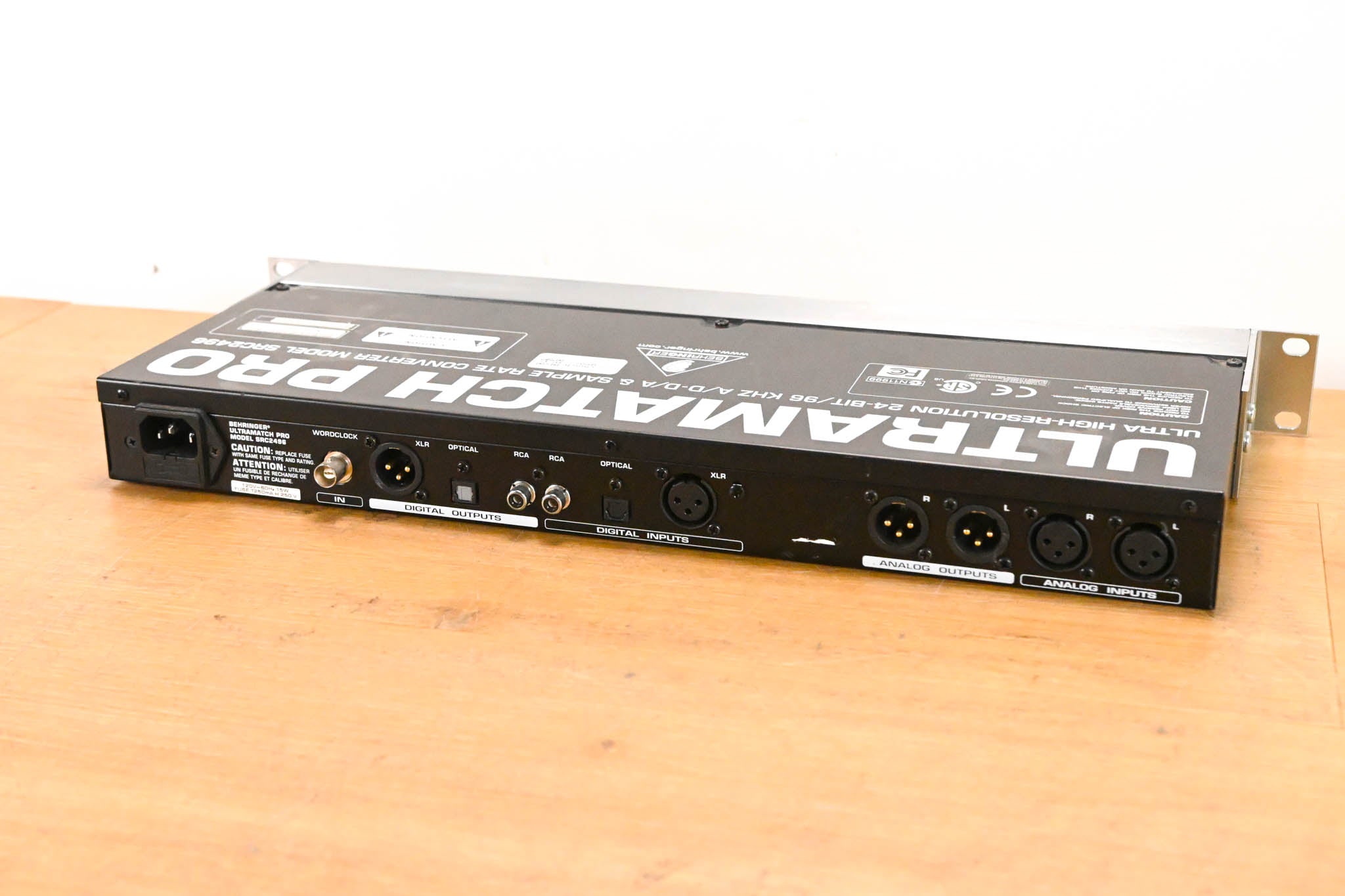 Behringer ULTRAMATCH PRO SRC2496 Sample Rate Converter