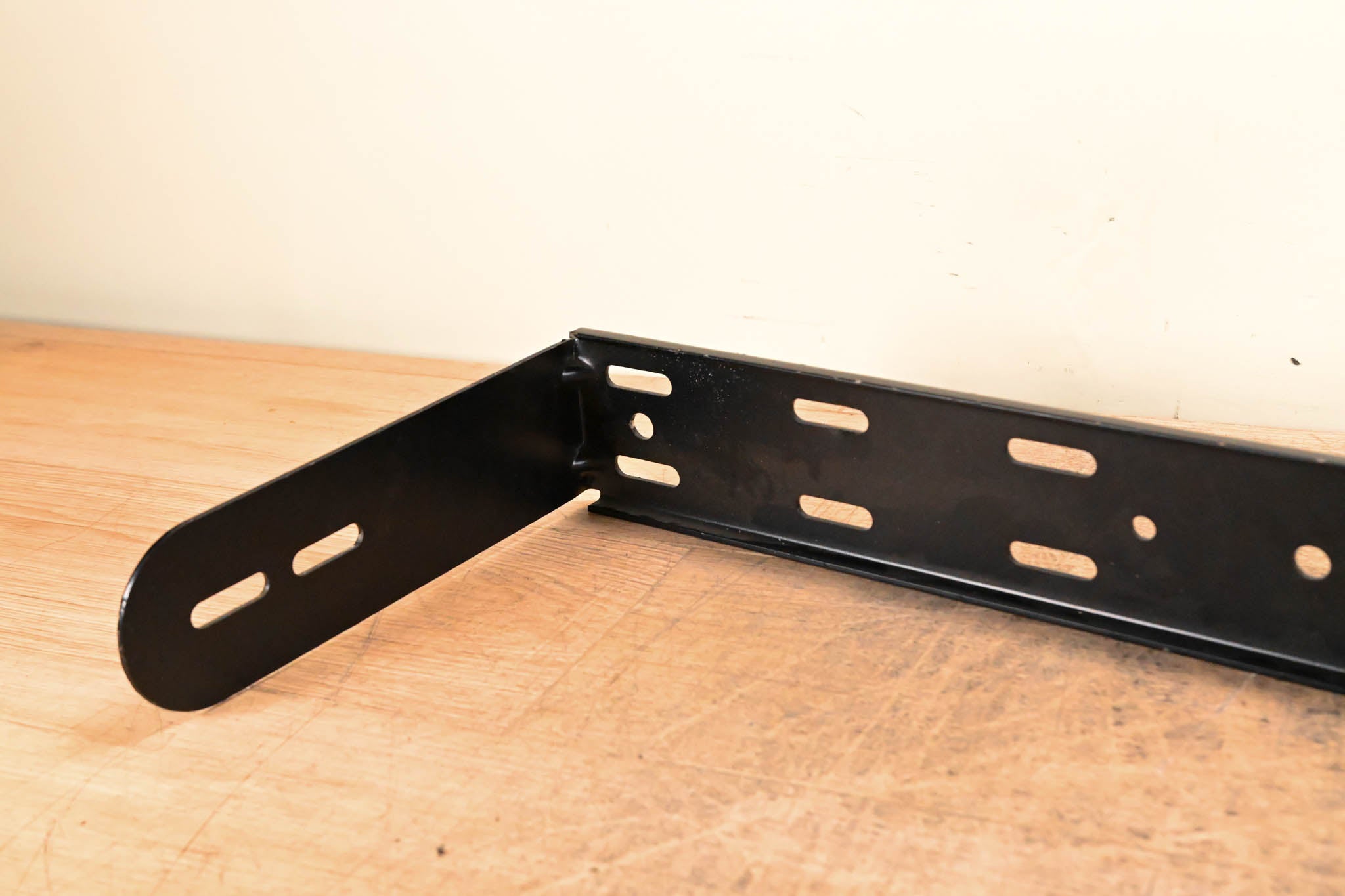 Yamaha UB2208 U-Bracket for IF2208 Speaker