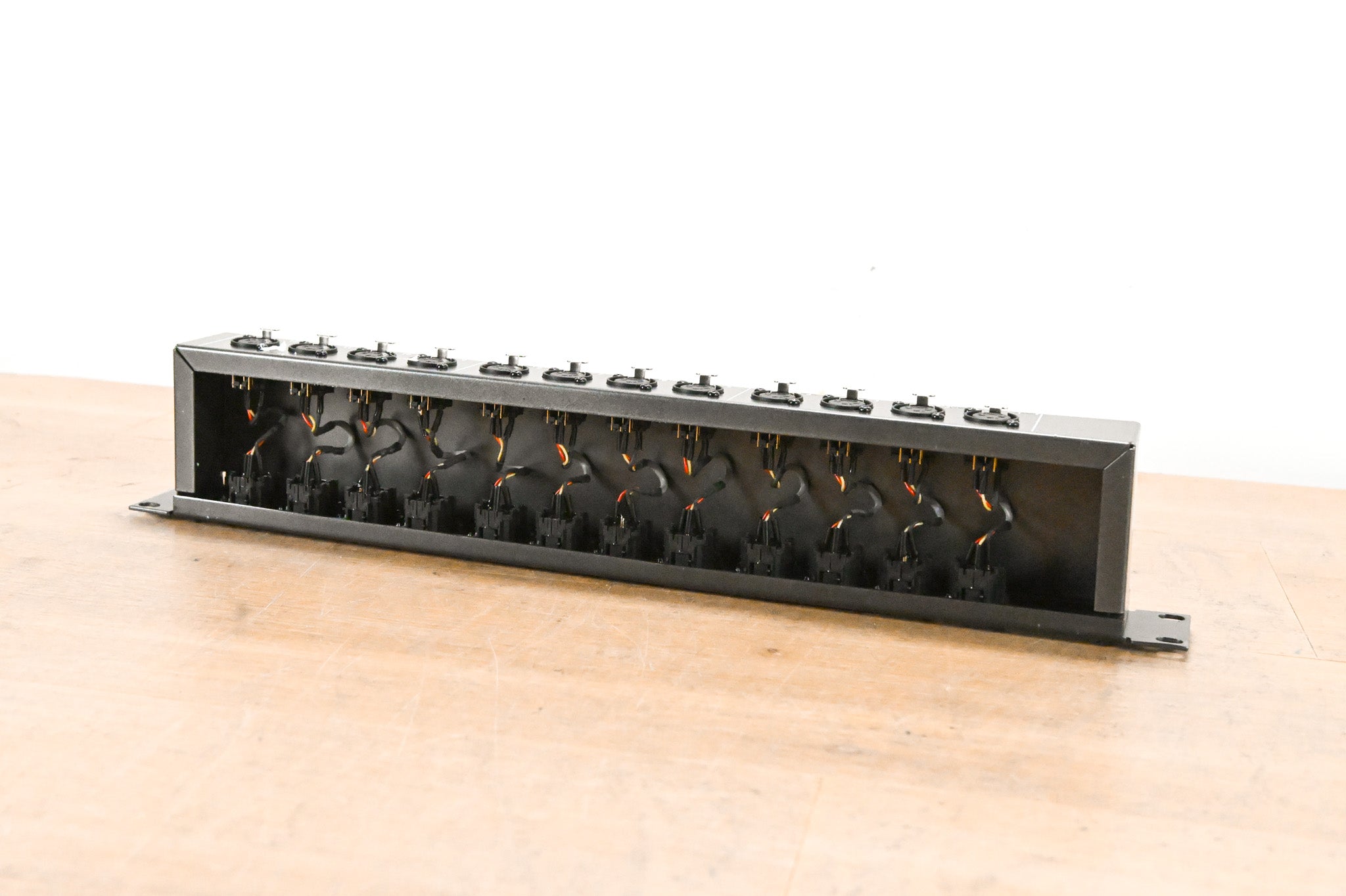 Hosa PDR-369 XLR3F to XLR3M Patch Bay