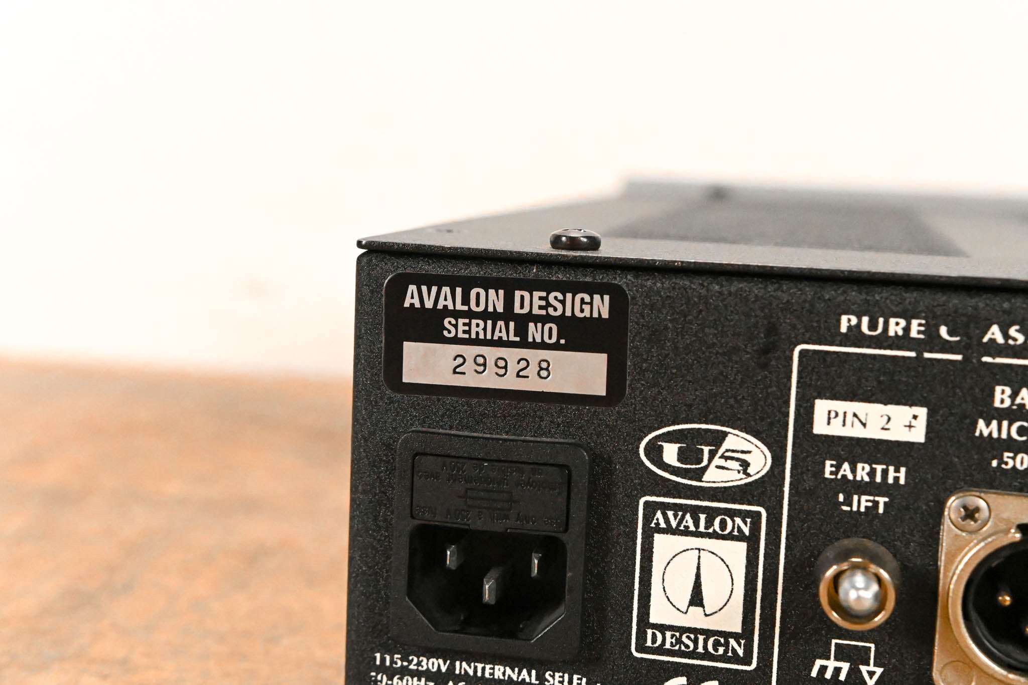 Avalon U5 Active Instrument Direct Box and Preamp
