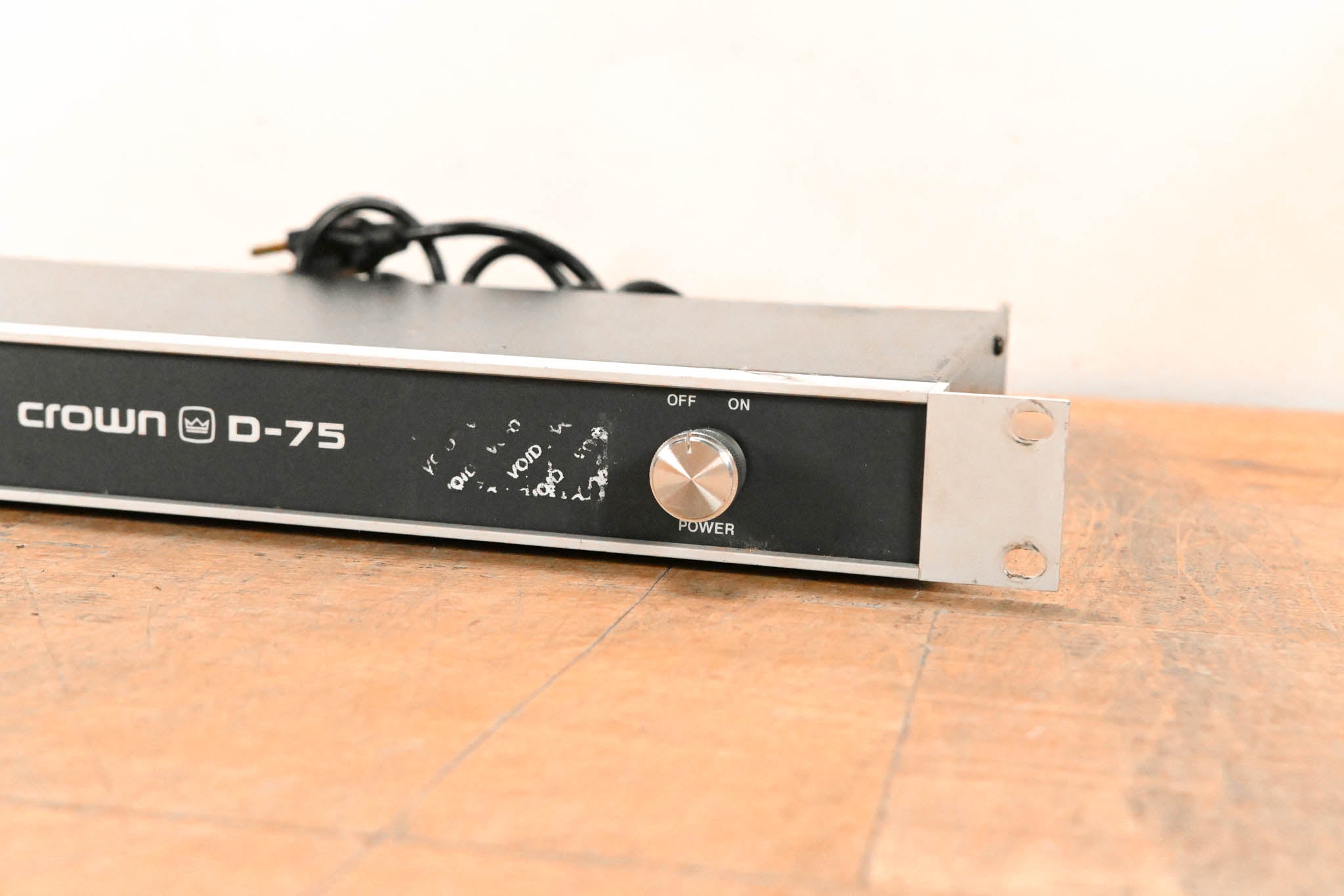 Crown D-75 2-Channel Power Amplifier