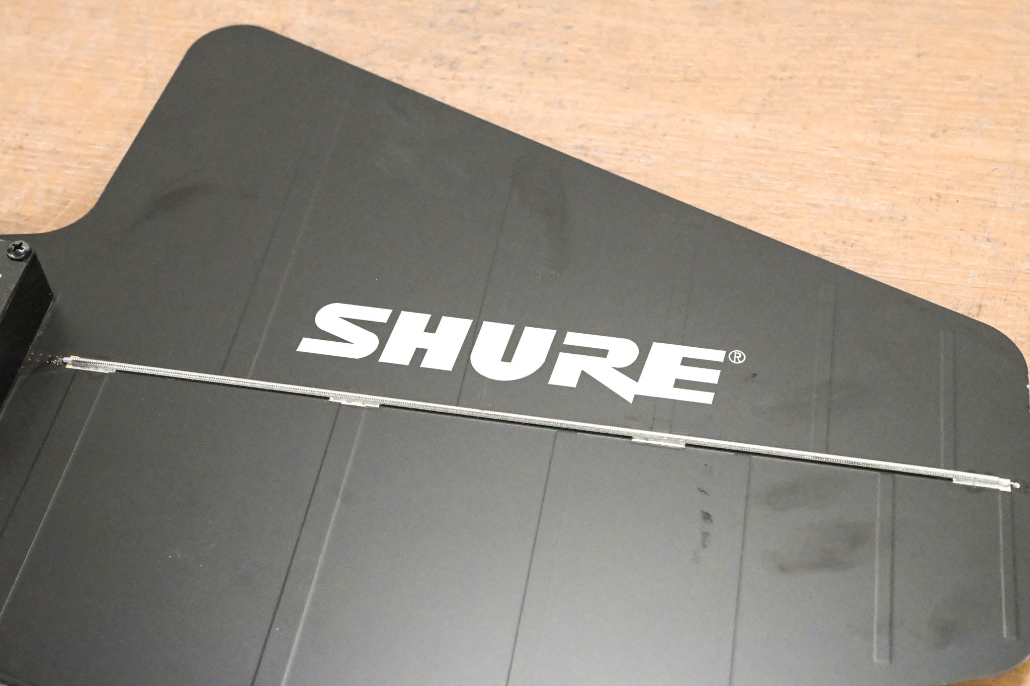 Shure UA874US Active Directional Antenna - 470-698 MHz