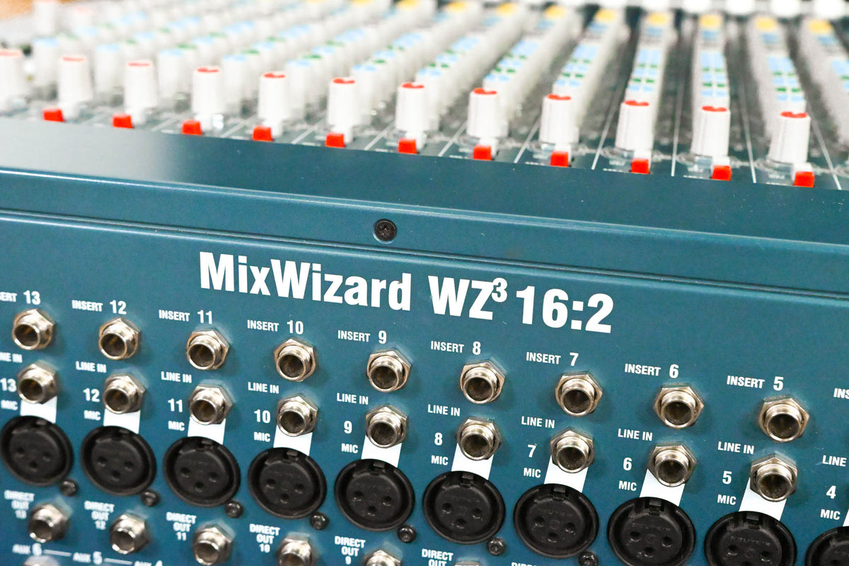 Allen & Heath MixWizard WZ3 16:2 16-Channel Analog Mixer w/ Road Case